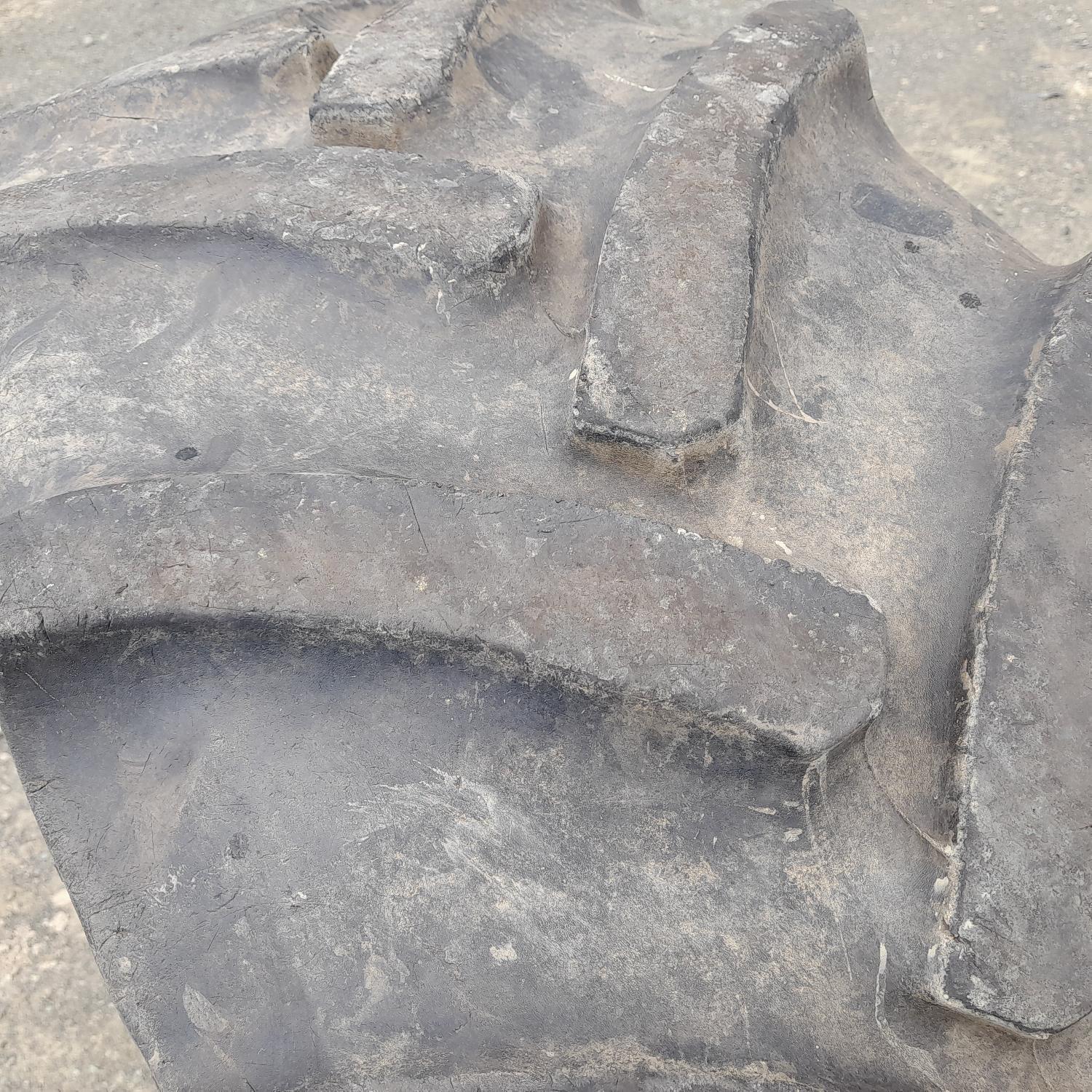  Cauciucuri 440/65R24  Mitas