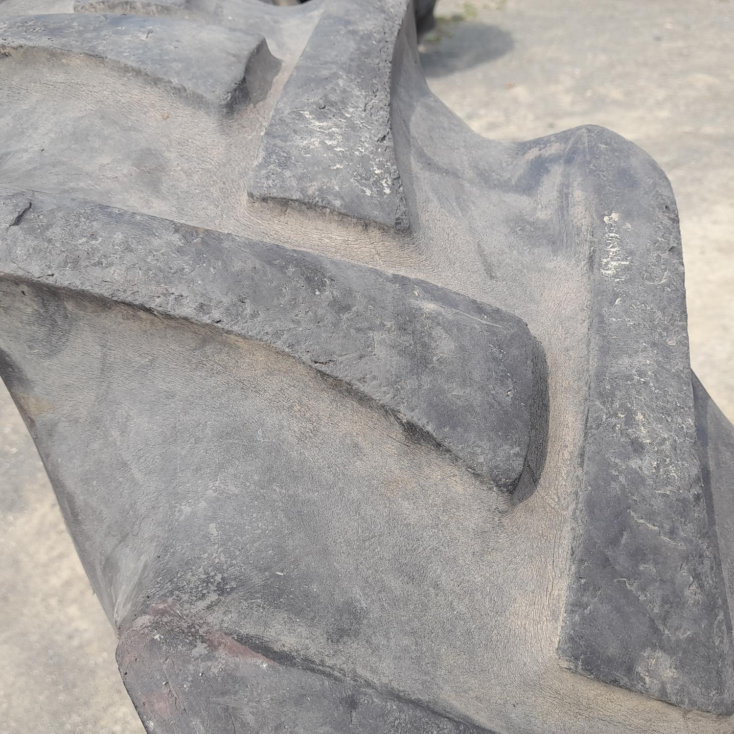  Cauciucuri 12.4-28 (320/85R28) Continental