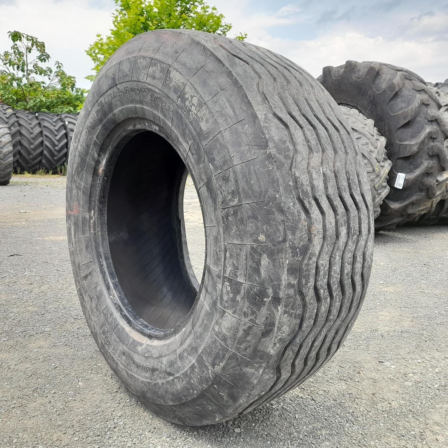  Cauciucuri 325/65R18 (13.0/65R18) Semperit