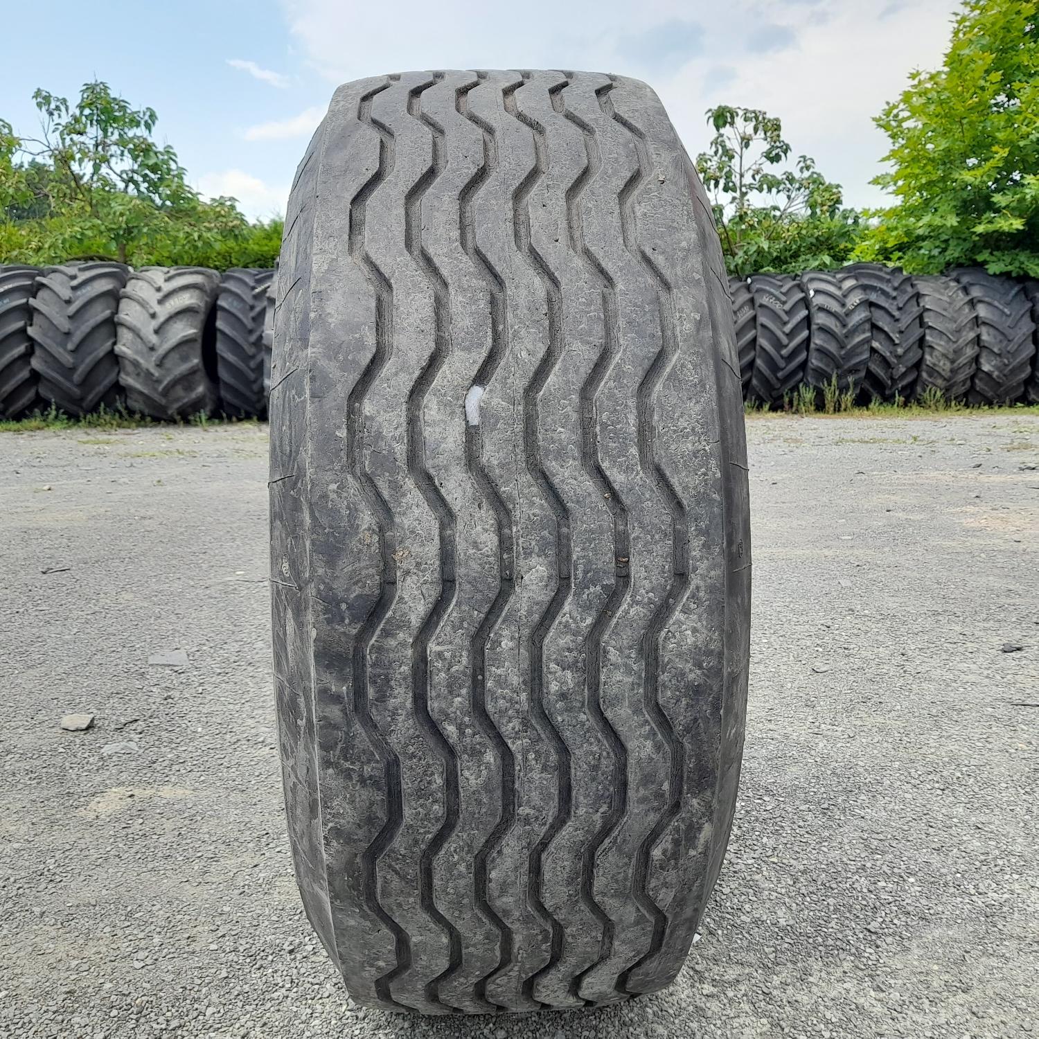  Cauciucuri 325/65R18 (13.0/65R18) Semperit