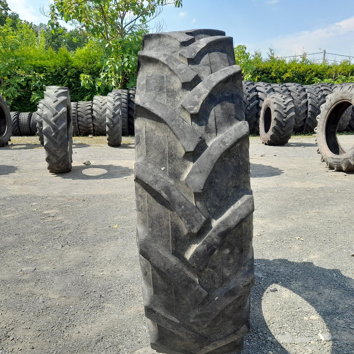  Cauciucuri 12.4R28 Pirelli