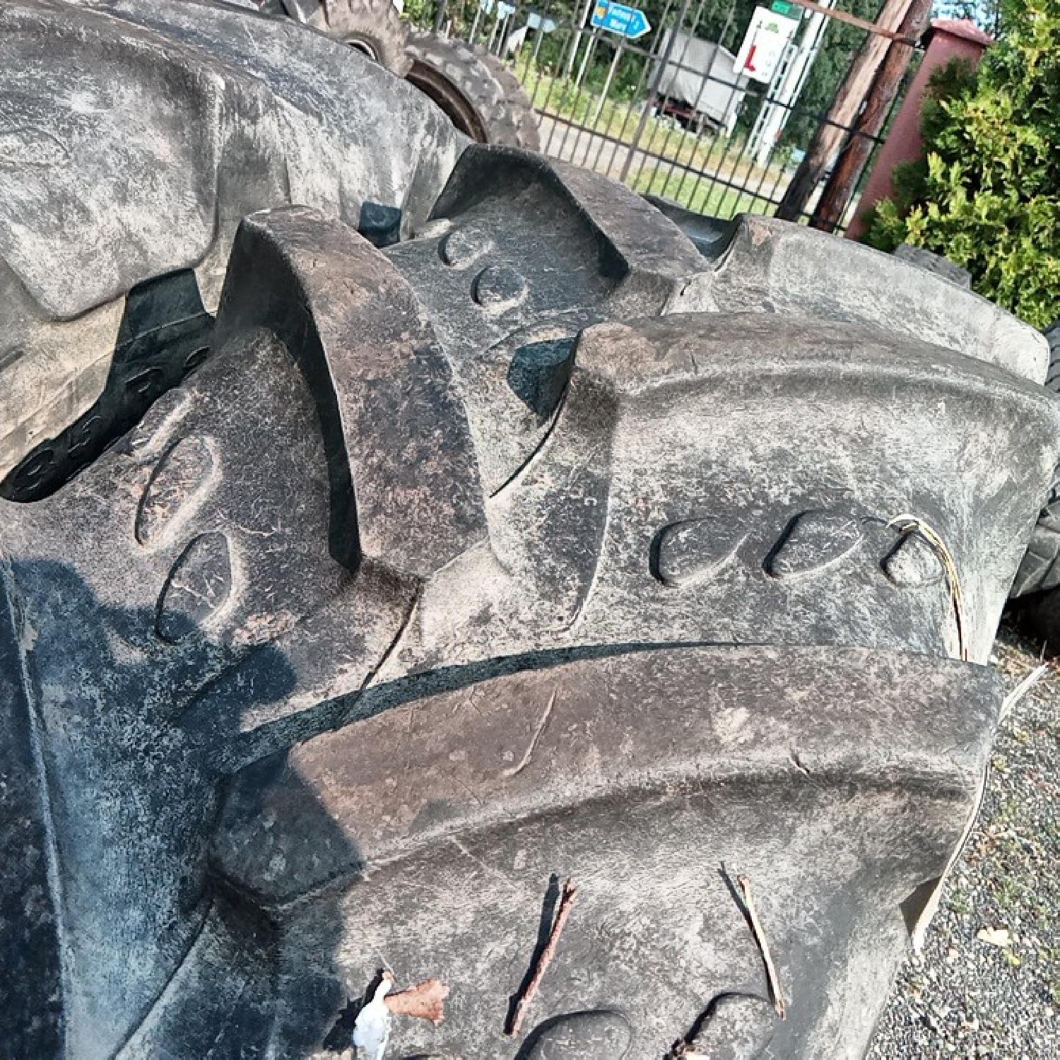  Cauciucuri 340/85R24 (13.6R24) Kleber