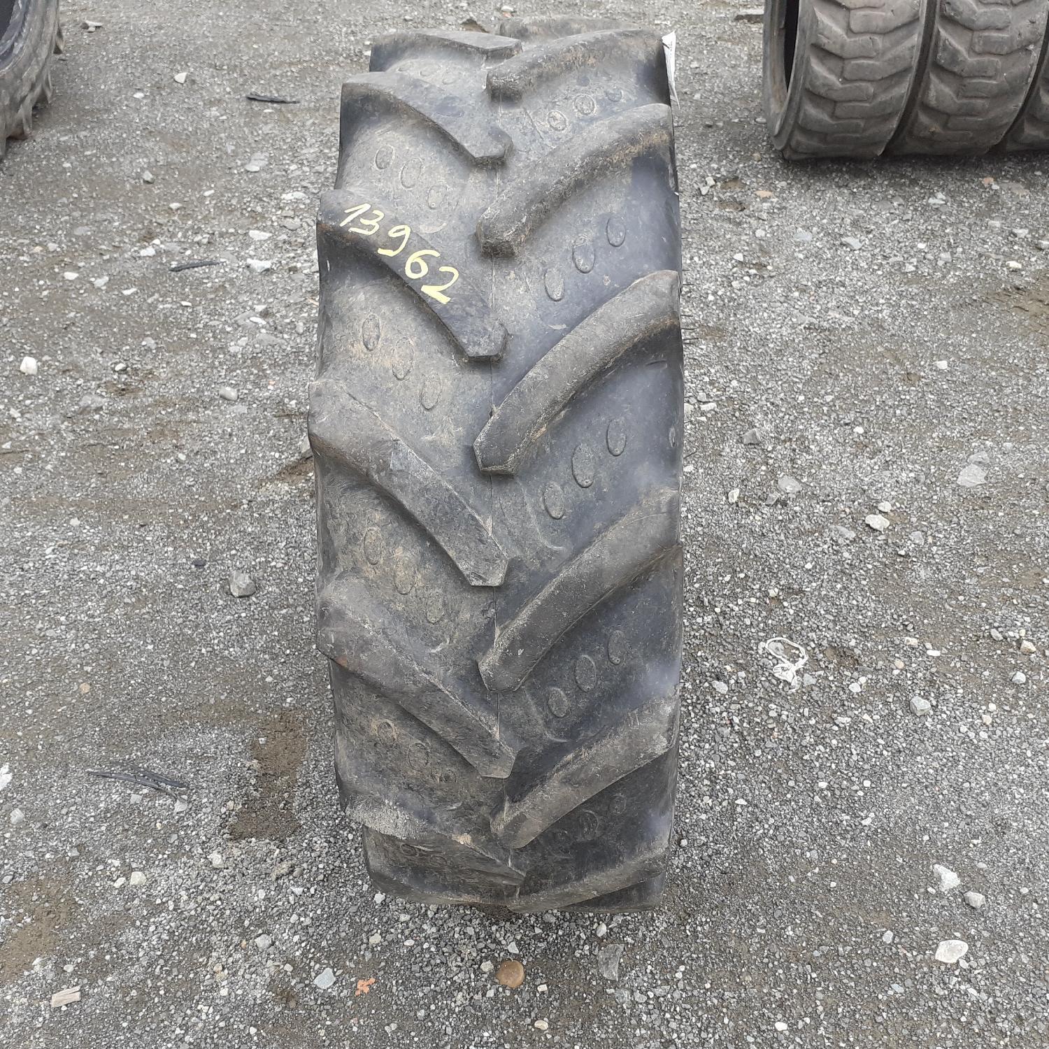  Cauciucuri 300/70R20 Bkt