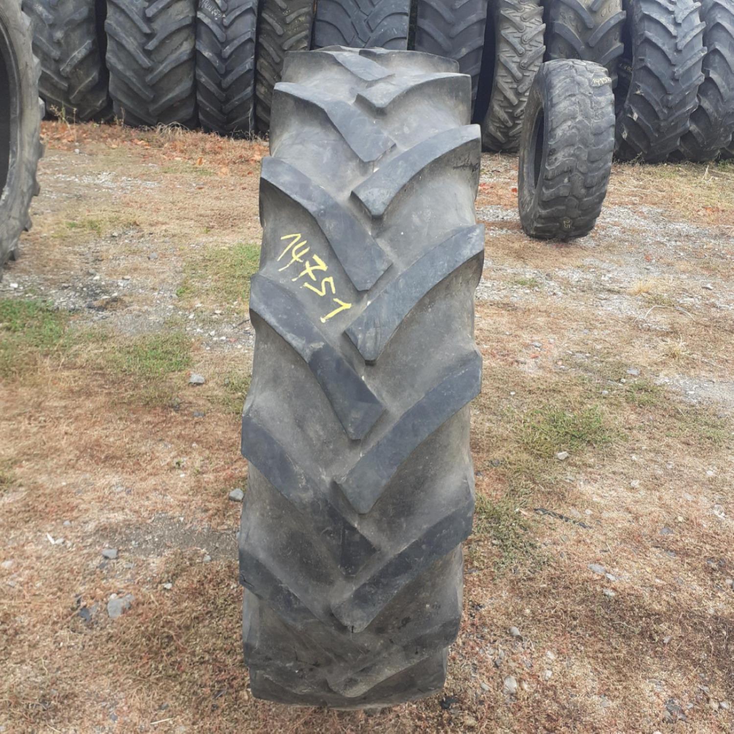  Cauciucuri 12.4-28 (320/85R28) Vredestein
