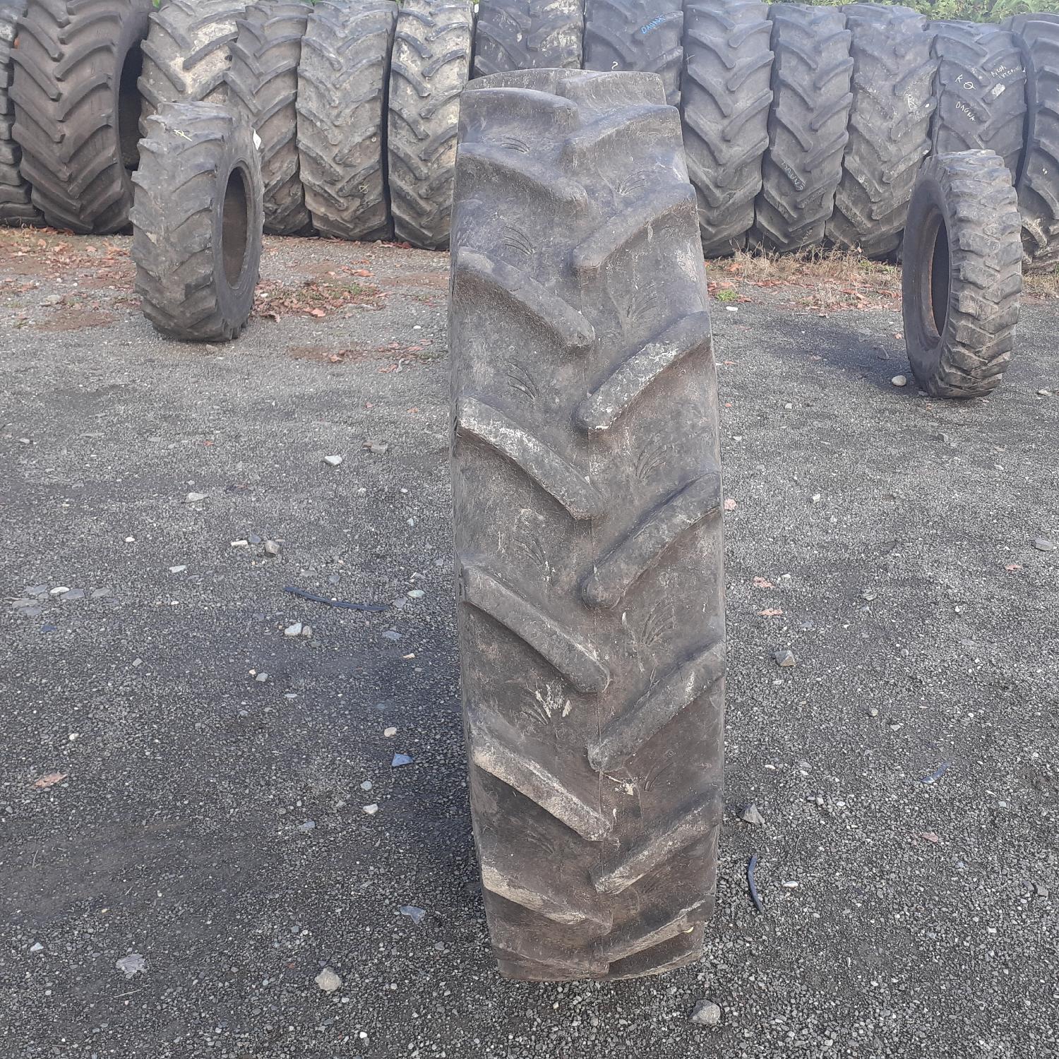  Cauciucuri 270/95R32 Universal