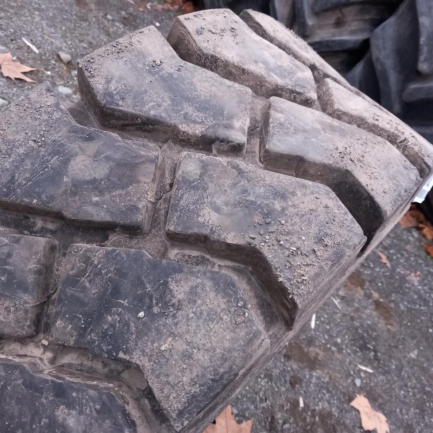  Cauciucuri 300-15 Mitas