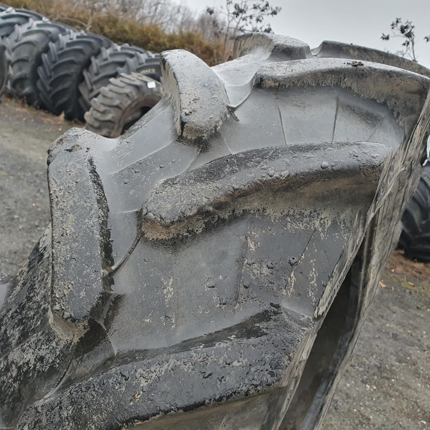  Cauciucuri 13.6R28 (340/85R28) Pirelli