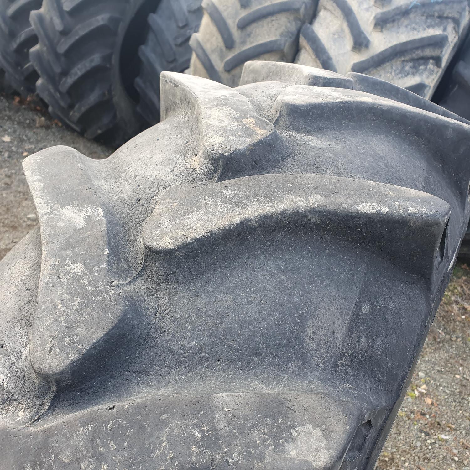  Cauciucuri 14.9-28 (380/85R28) Armour