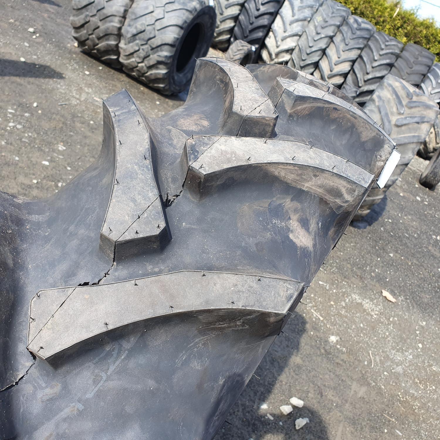  Cauciucuri 12.4-28 (320/85R28) Vredestein