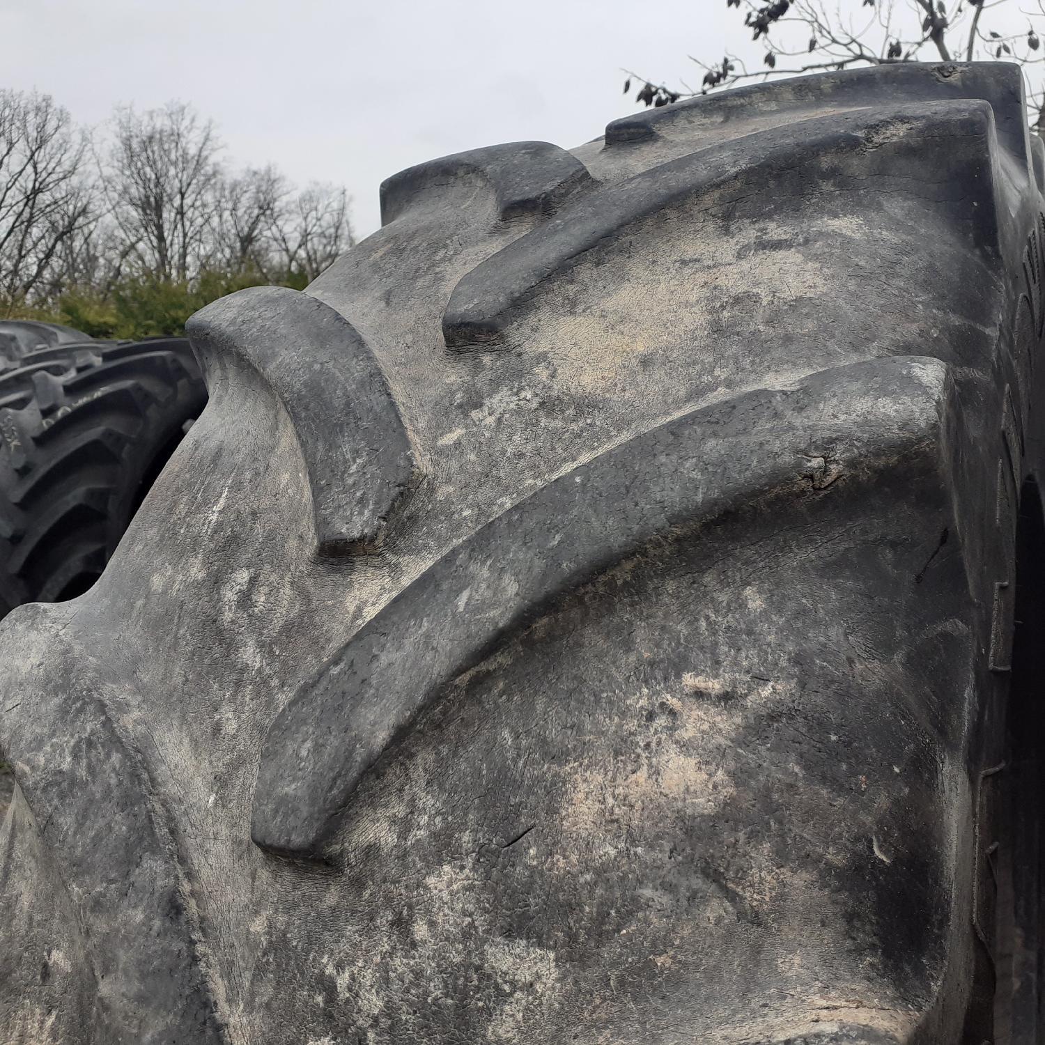  Cauciucuri 420/85R30 Vredestein
