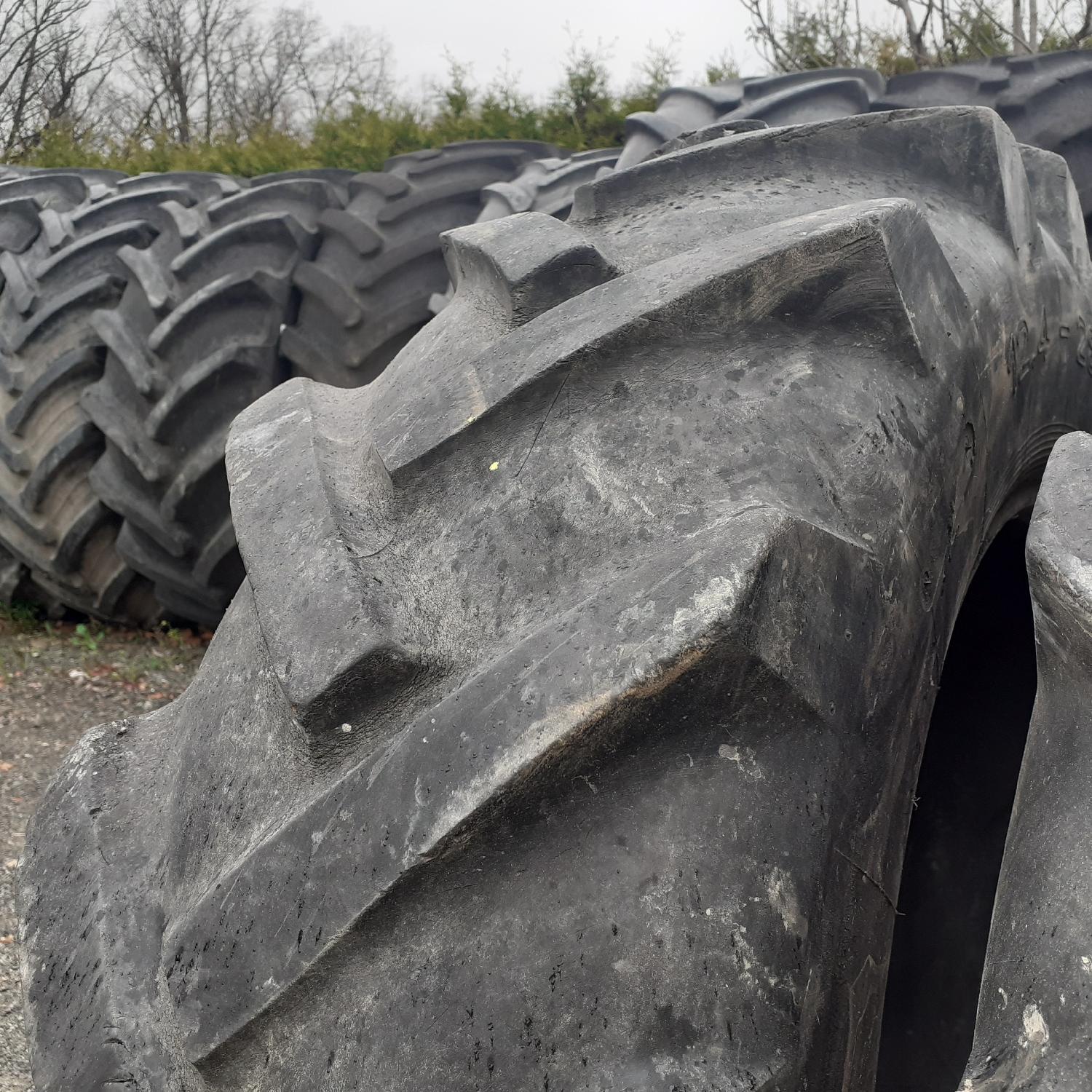  Cauciucuri 12.4-28 (320/85R28) Semperit