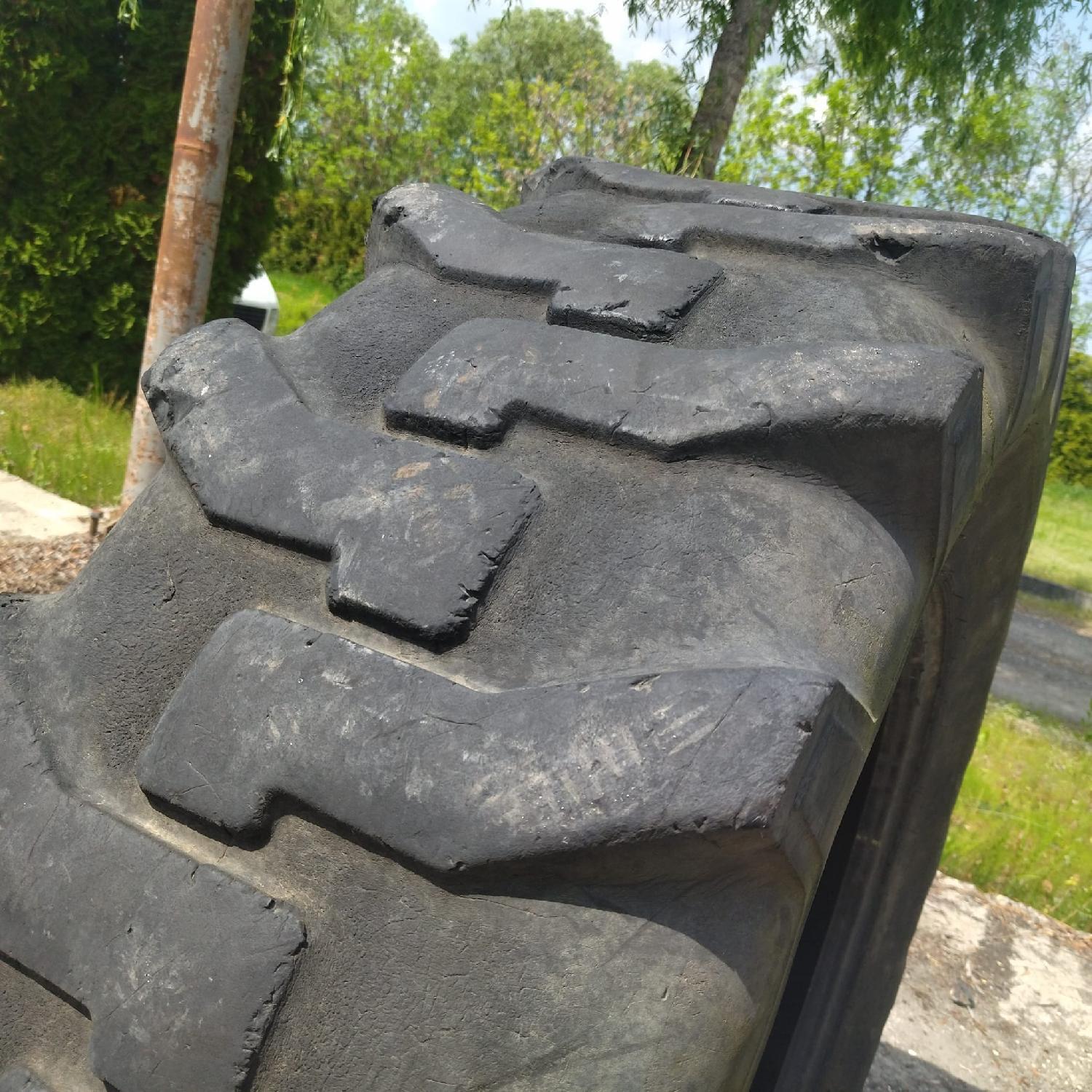  Cauciucuri 14.9R28 Goodyear