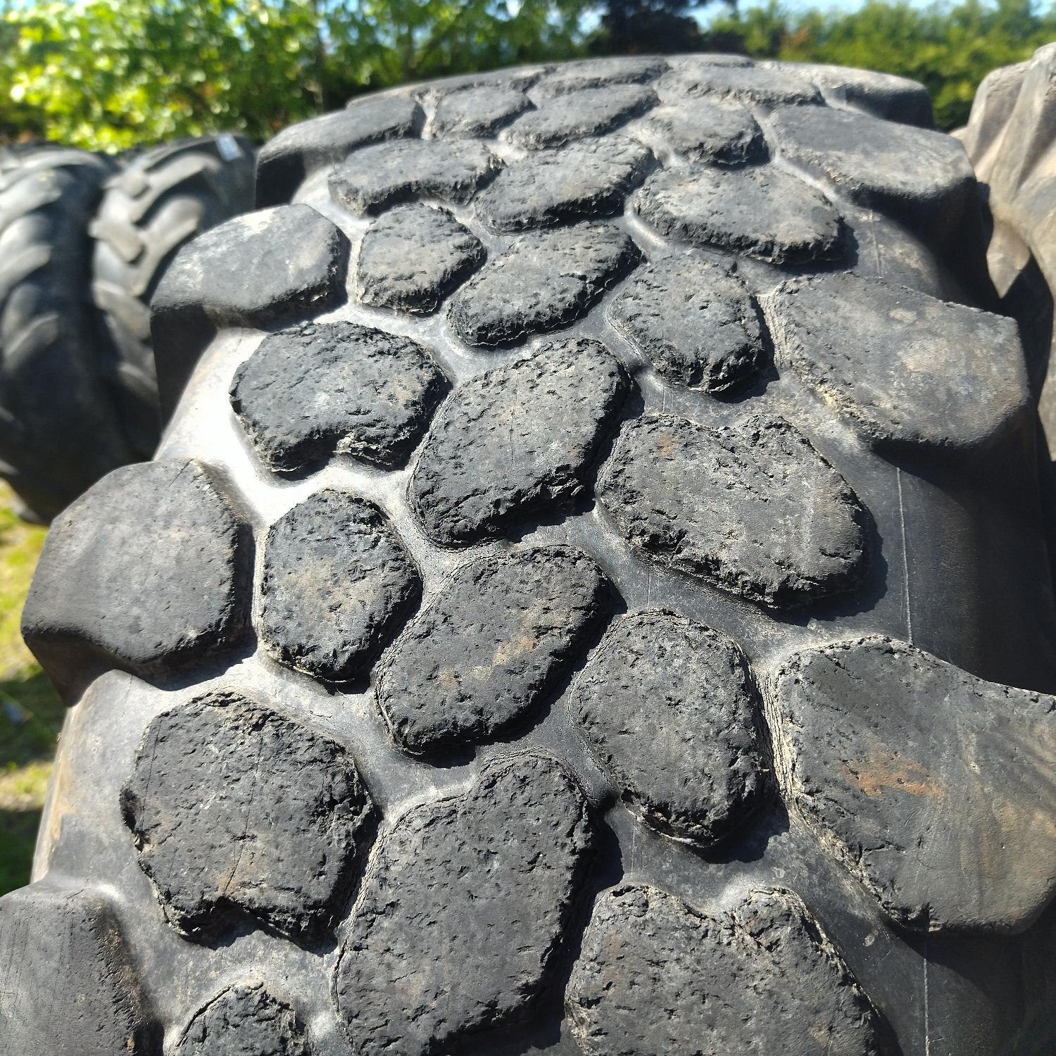  Cauciucuri 335/80R20 Continental