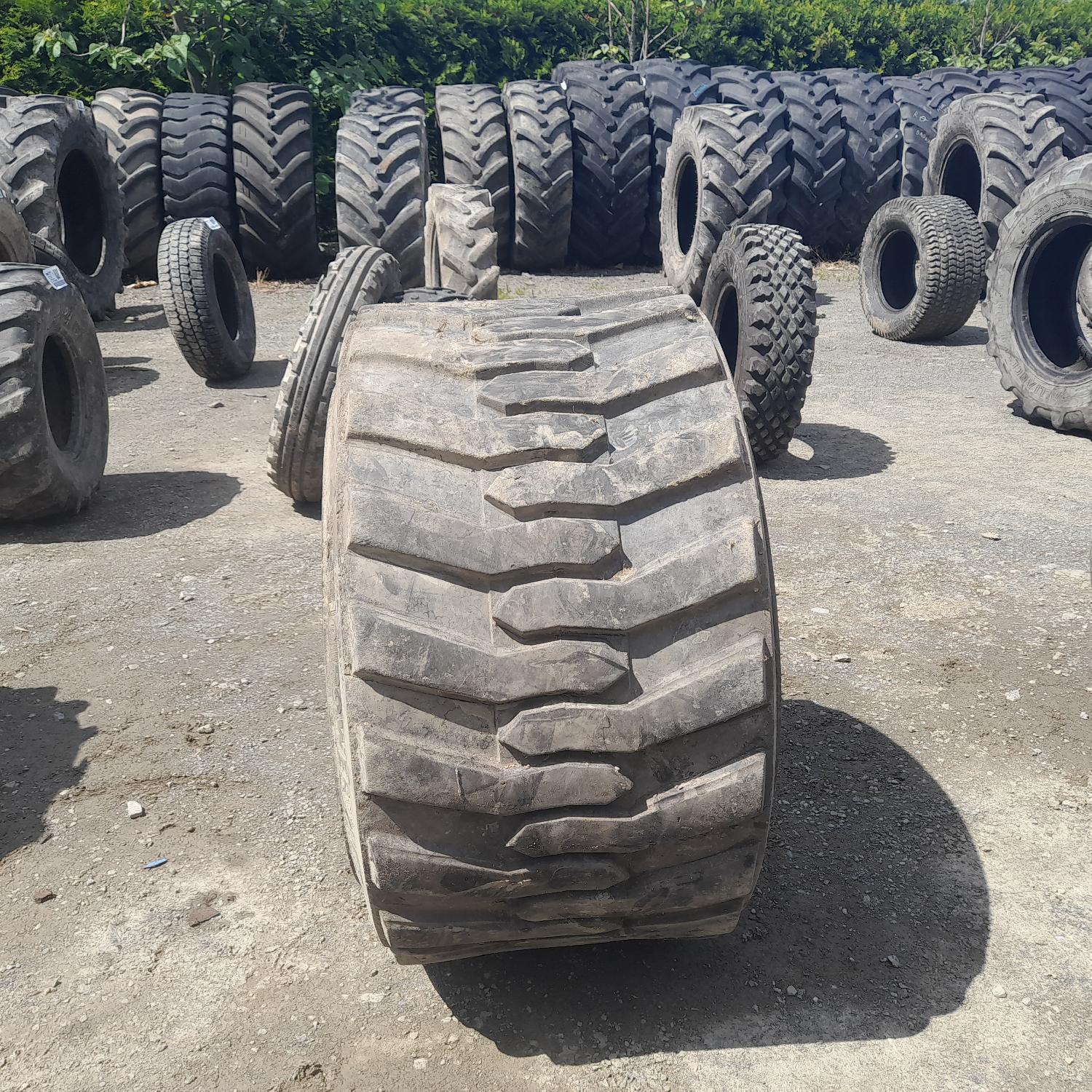  Cauciucuri 31x15.5-15 Bkt