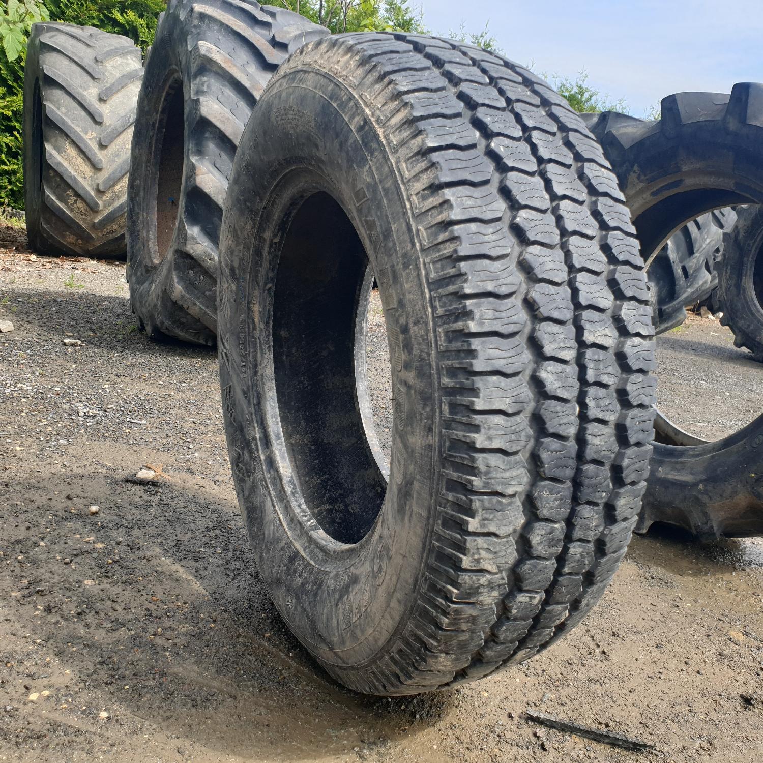  Cauciucuri 215/70R15 Universal