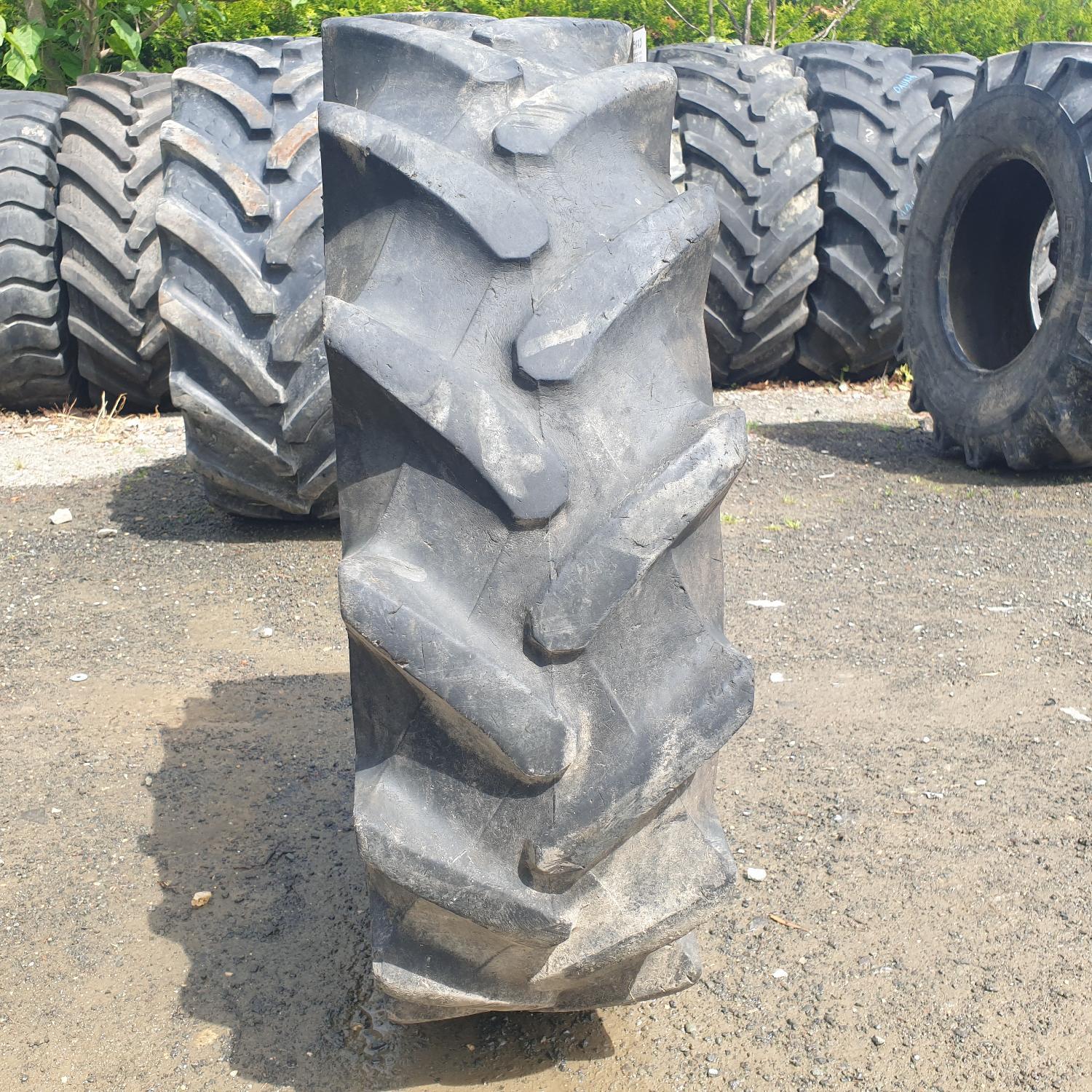  Cauciucuri 250/80-18 Pirelli