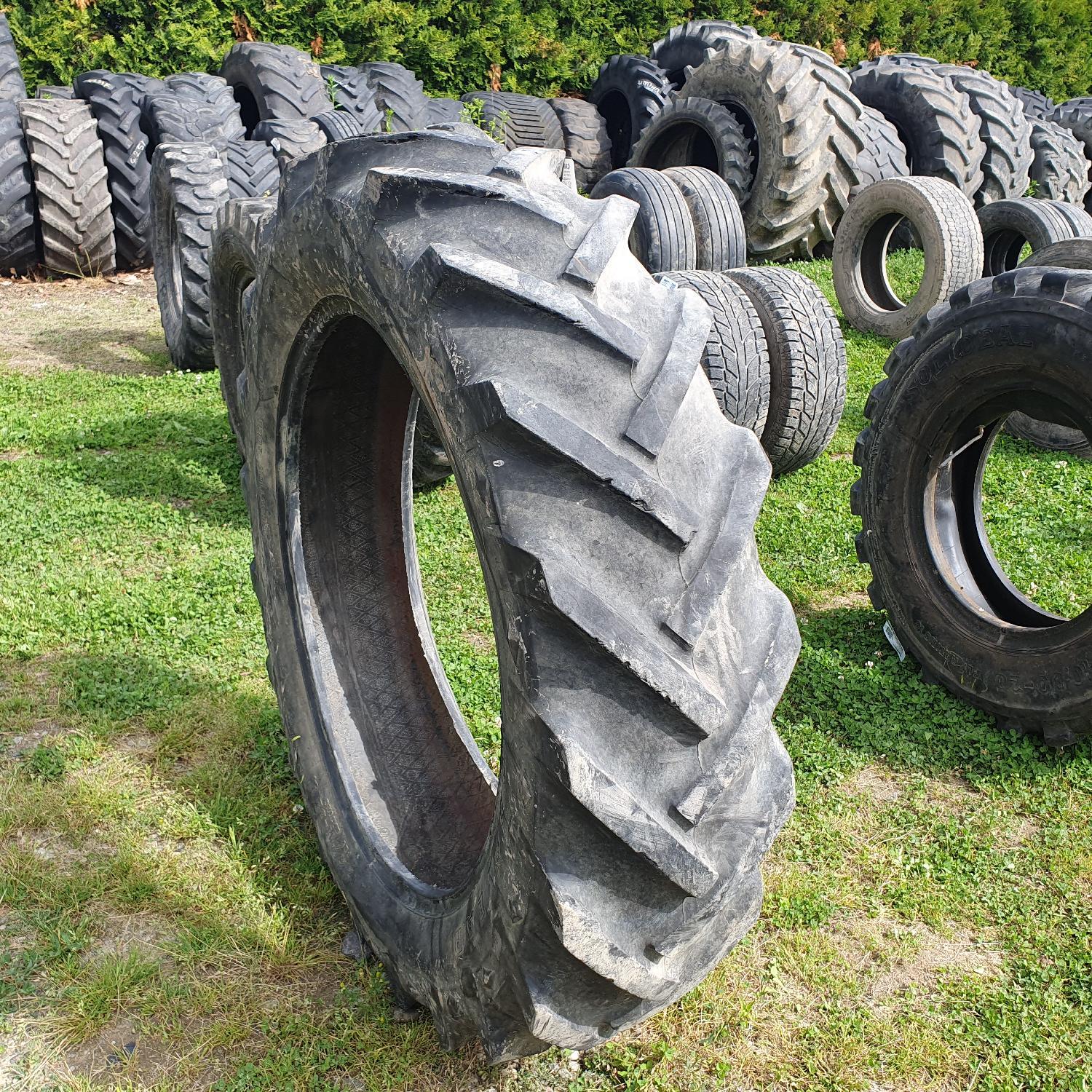  Cauciucuri 12.4-32 Goodyear