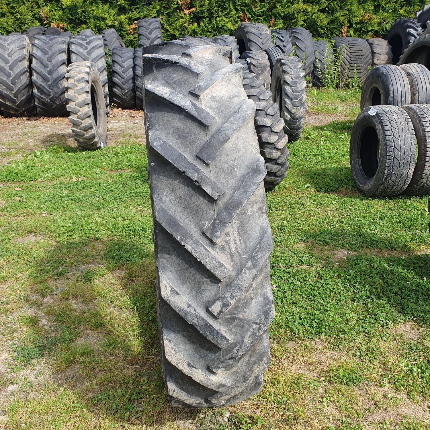  Cauciucuri 12.4-32 Goodyear