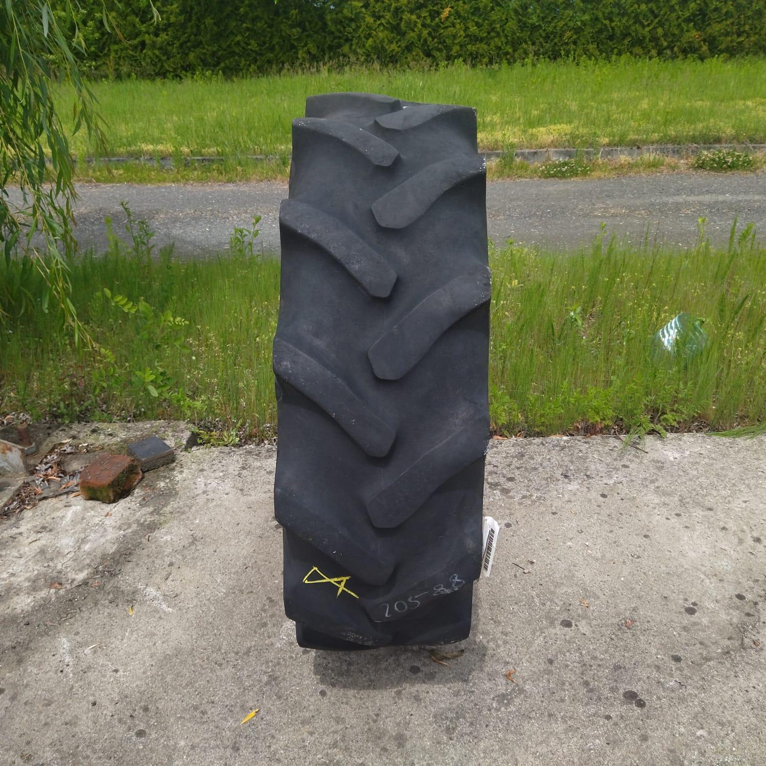  Cauciucuri 12.4-20 Goodyear