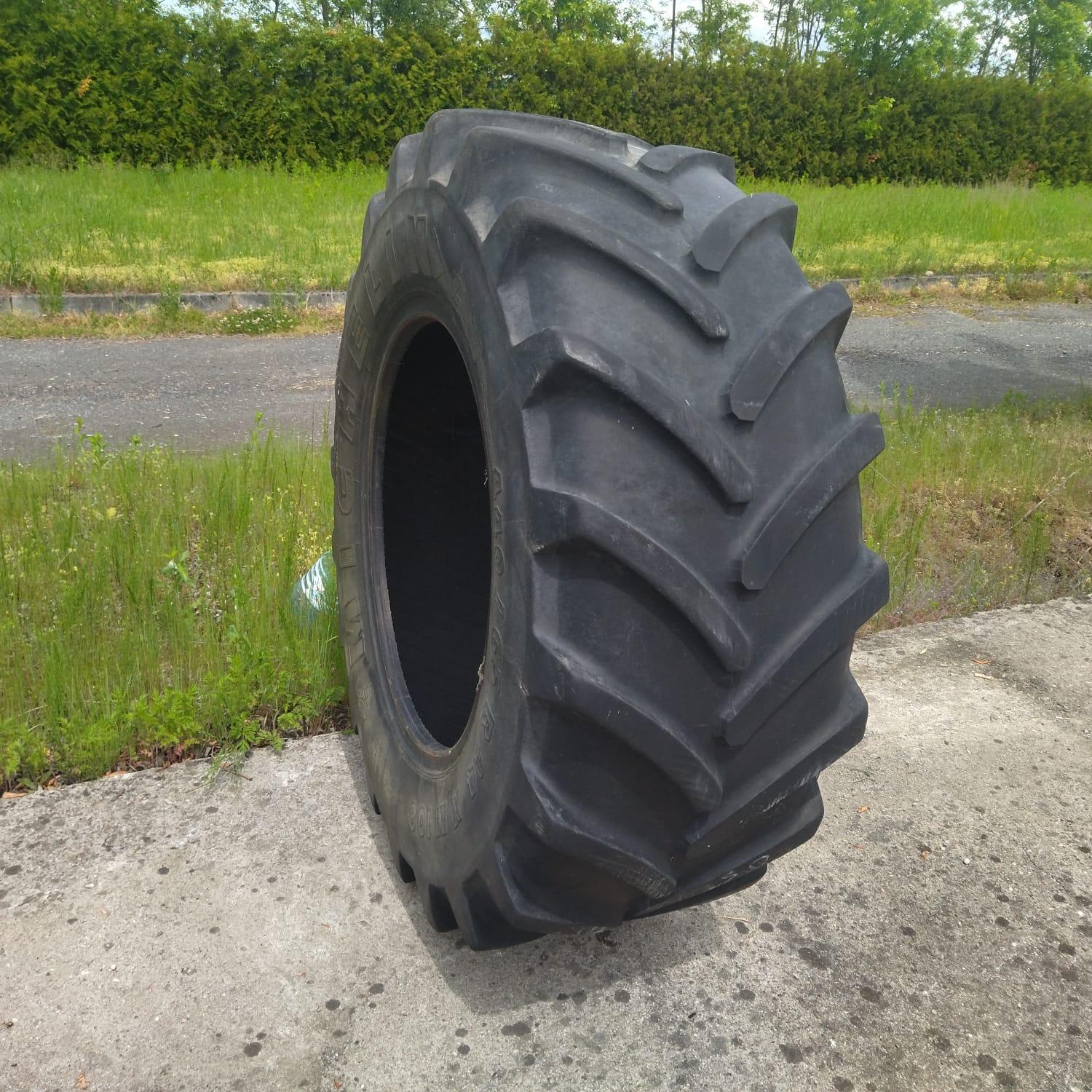  Cauciucuri 440/65R24 Michelin
