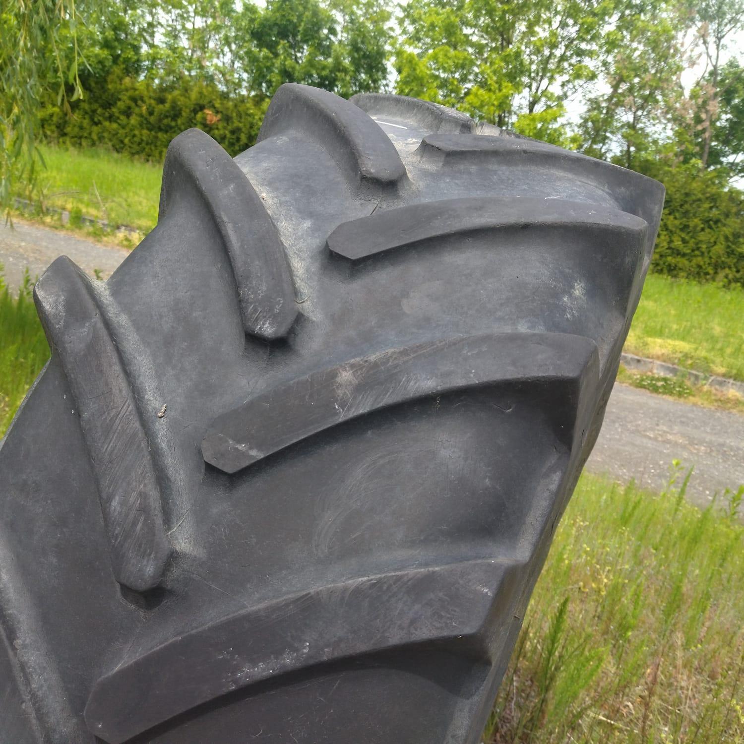  Cauciucuri 440/65R24 Michelin