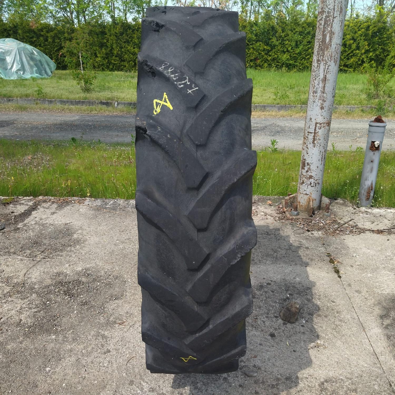  Cauciucuri 12.4R32 Pirelli
