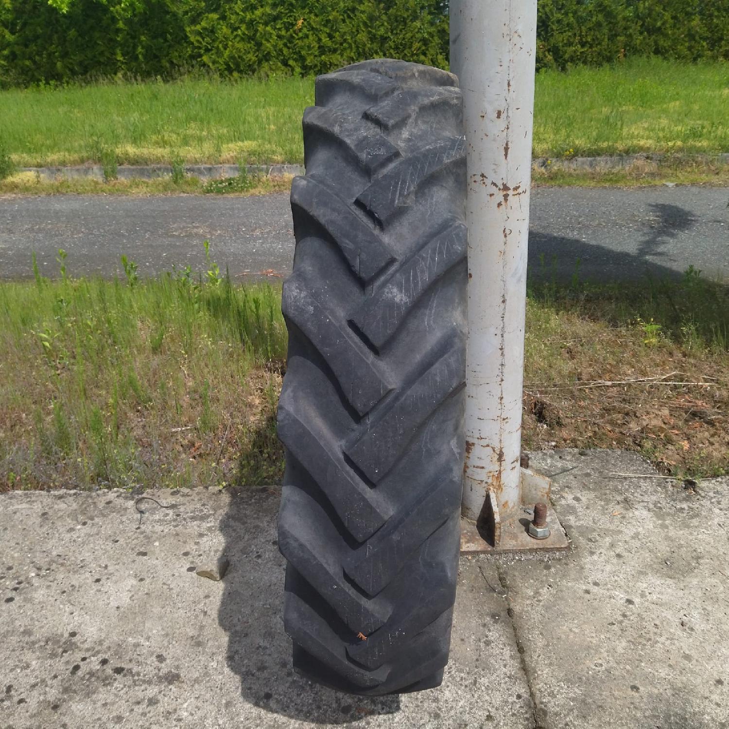  Cauciucuri 9.5-30 Pirelli