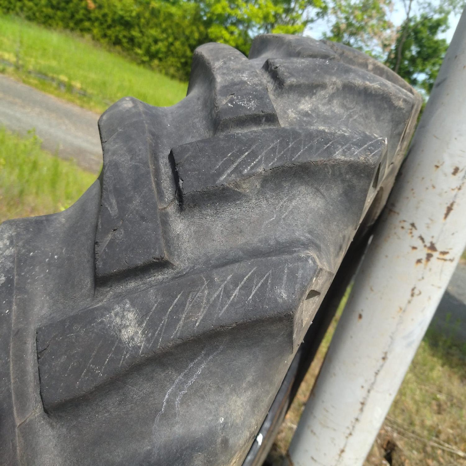  Cauciucuri 9.5-30 Pirelli