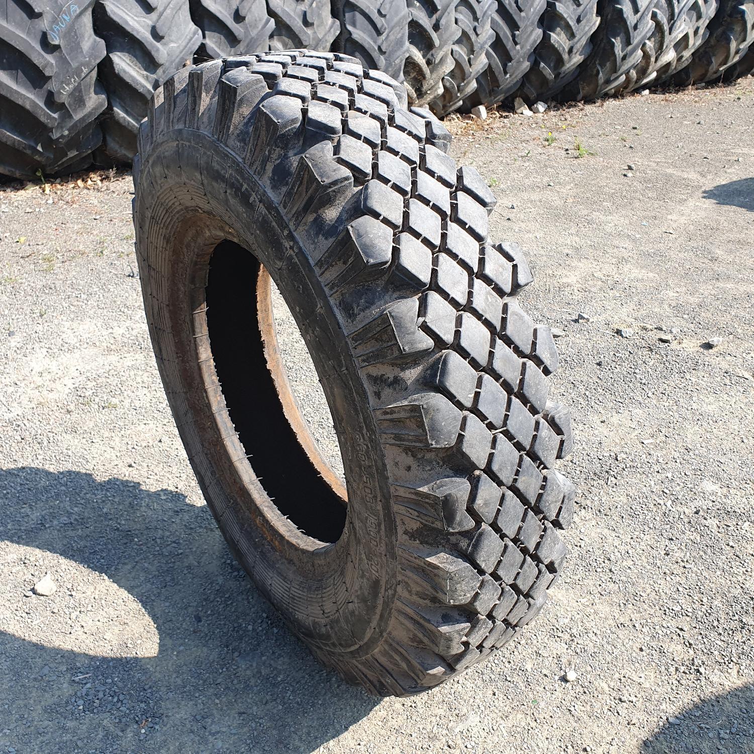  Cauciucuri 9.00-20  Universal