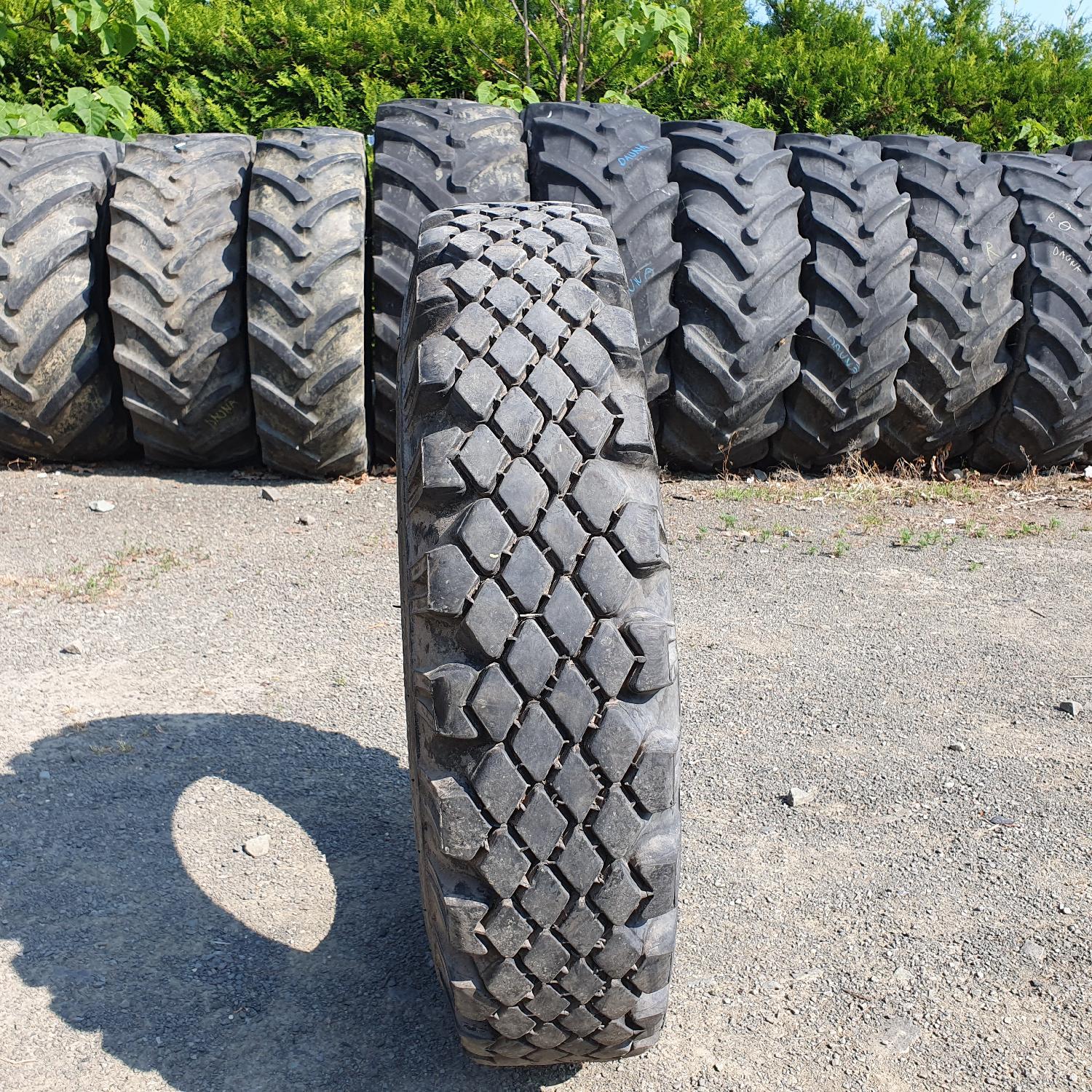  Cauciucuri 9.00-20  Universal