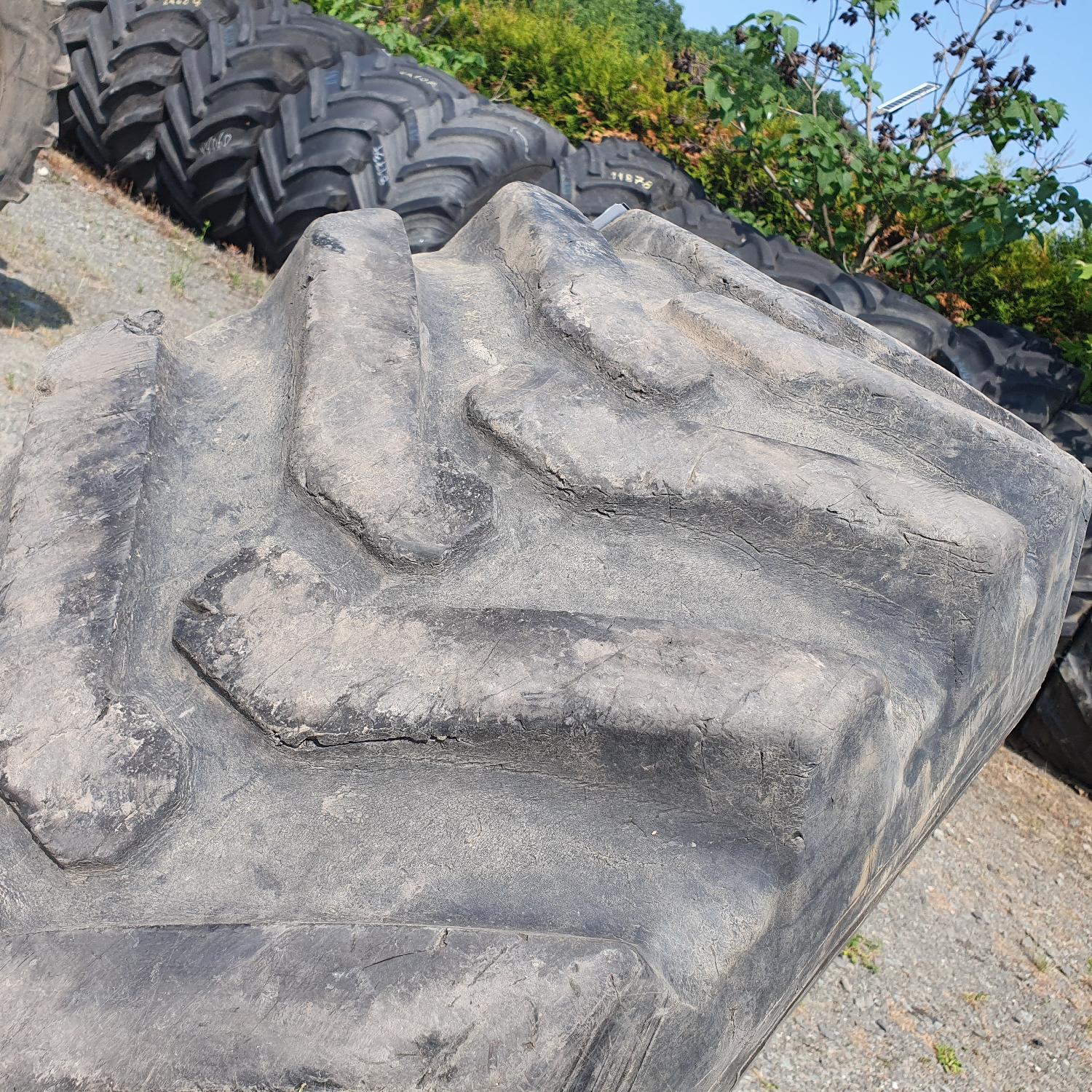  Cauciucuri 440/80-28 Michelin