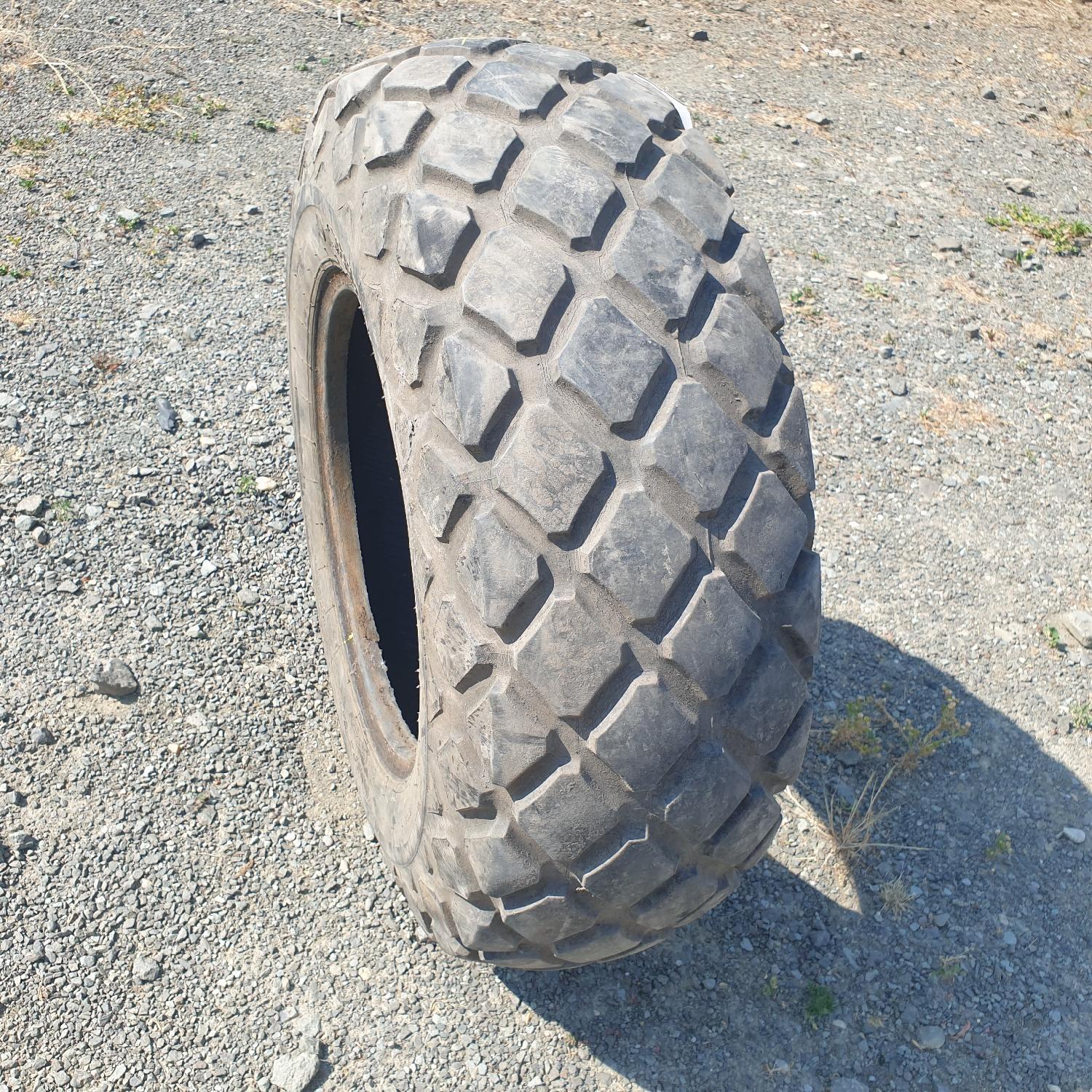  Cauciucuri 10.0/75R15 Semperit