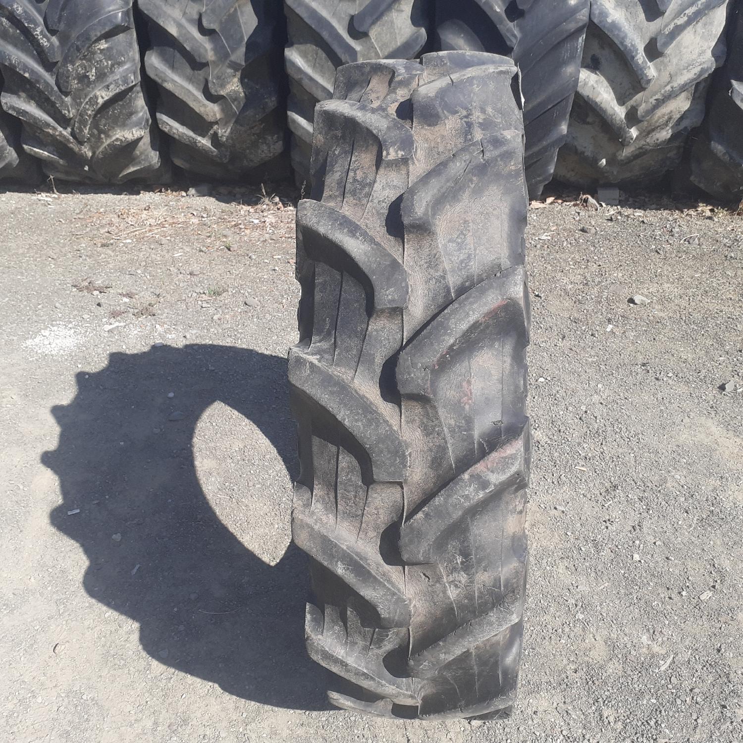  Cauciucuri 12.4R24 Pirelli