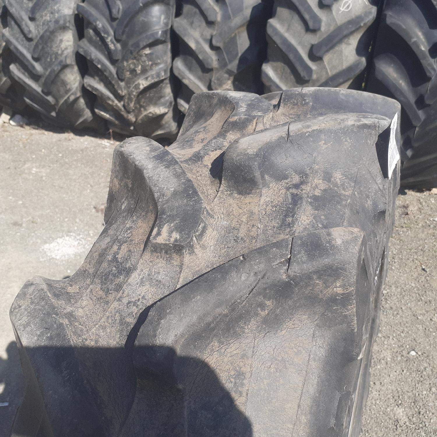  Cauciucuri 12.4R24 Pirelli