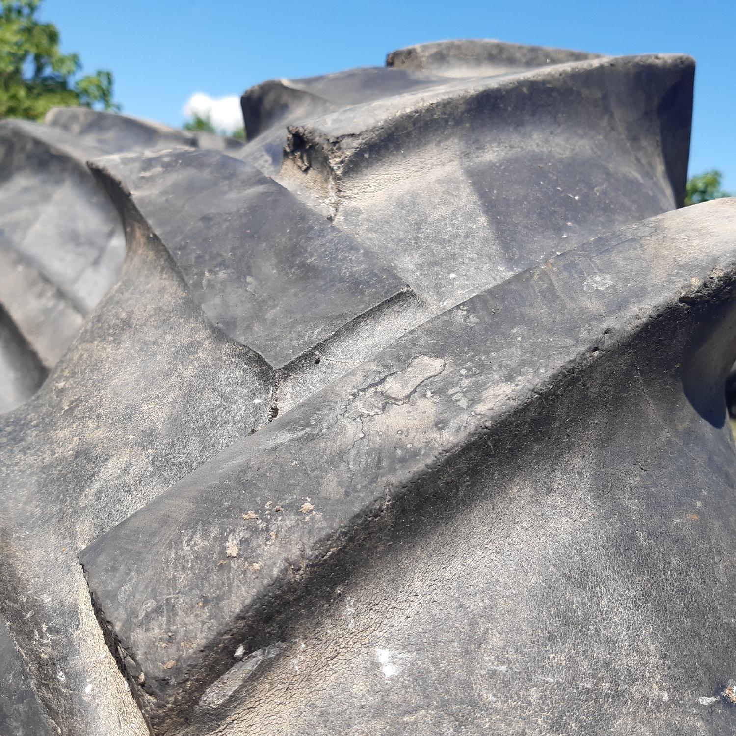  Cauciucuri 12.4-32 (320/85R32) Barum