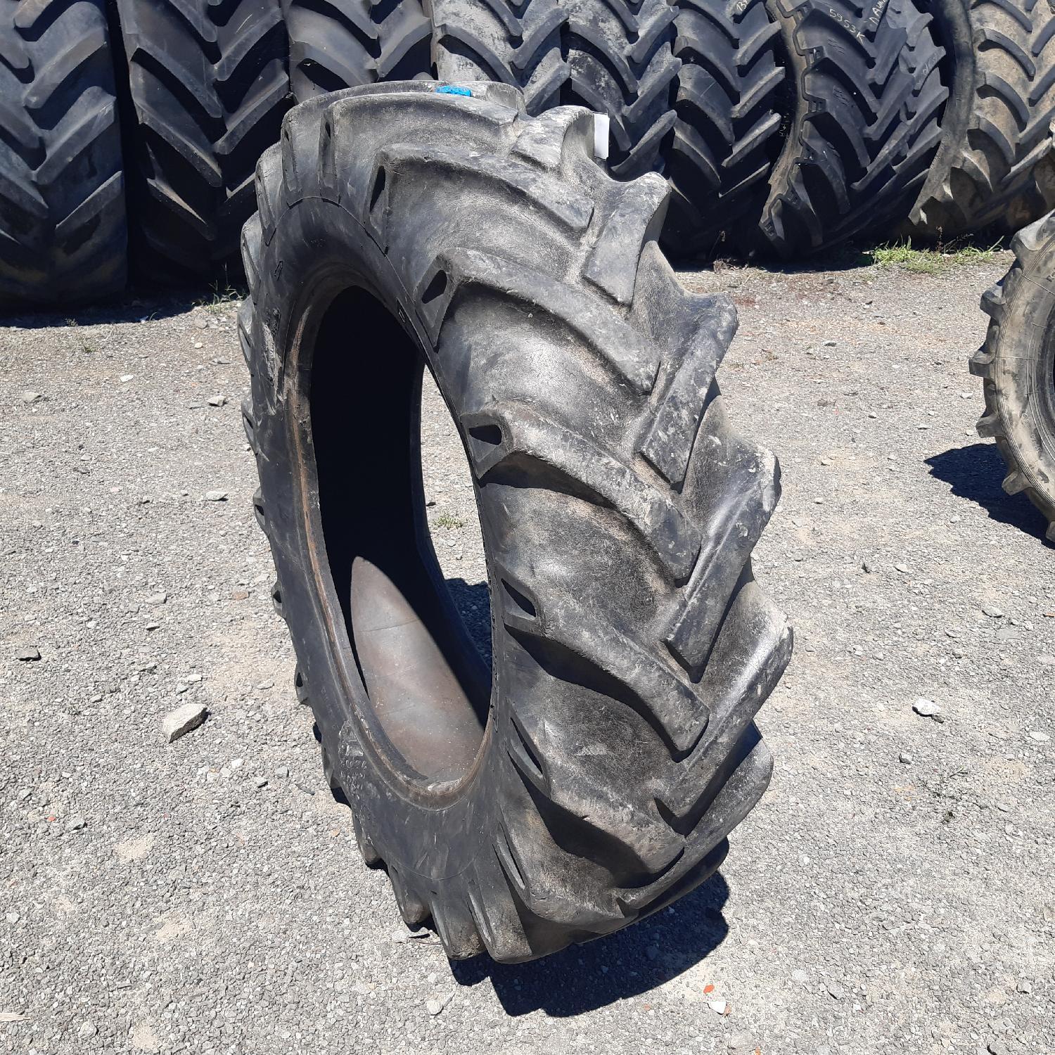  Cauciucuri 12.4-28 (320/85R28) Vredestein