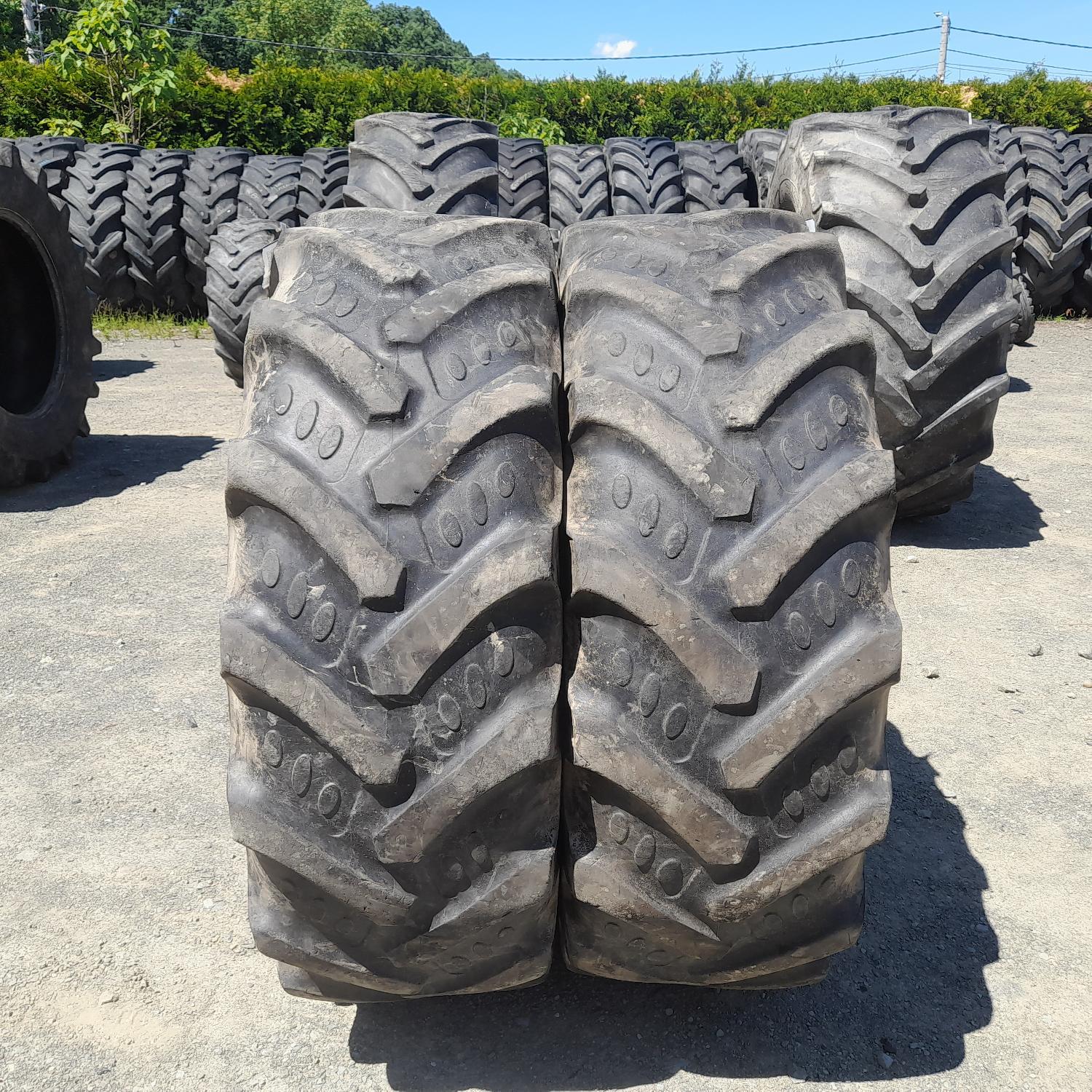  Cauciucuri 340/85R24 (13.6R24) Bkt
