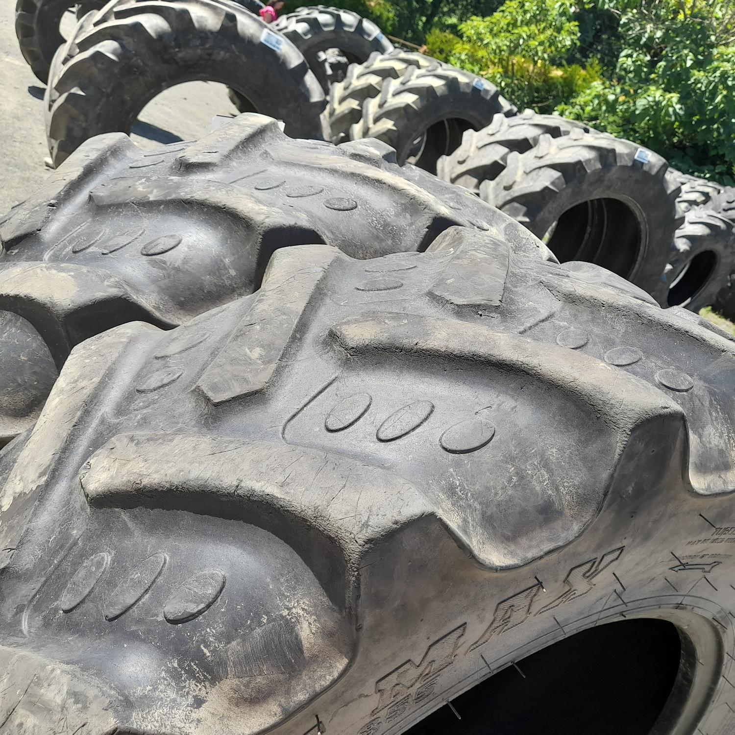  Cauciucuri 340/85R24 (13.6R24) Bkt