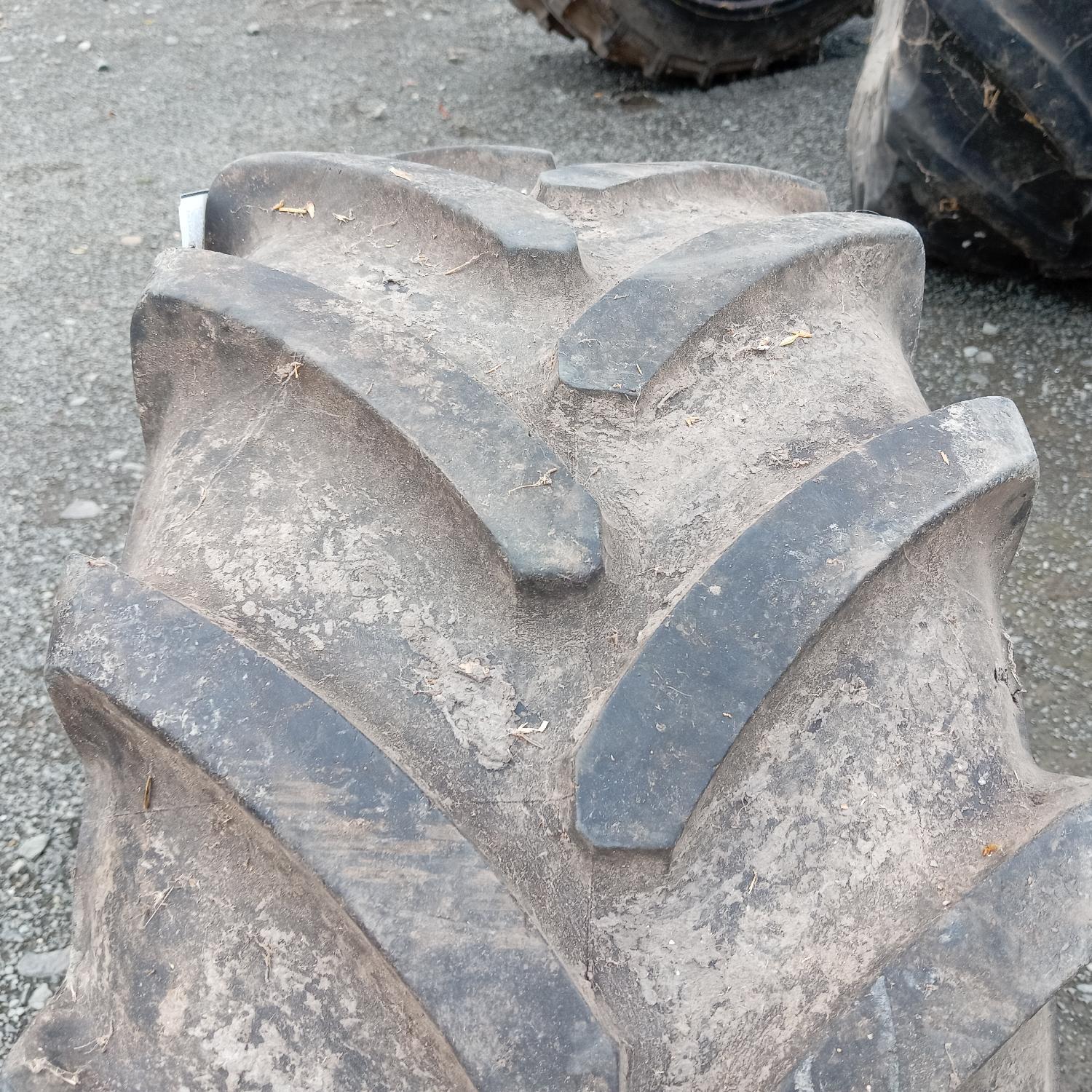  Cauciucuri 320/65R16  Michelin