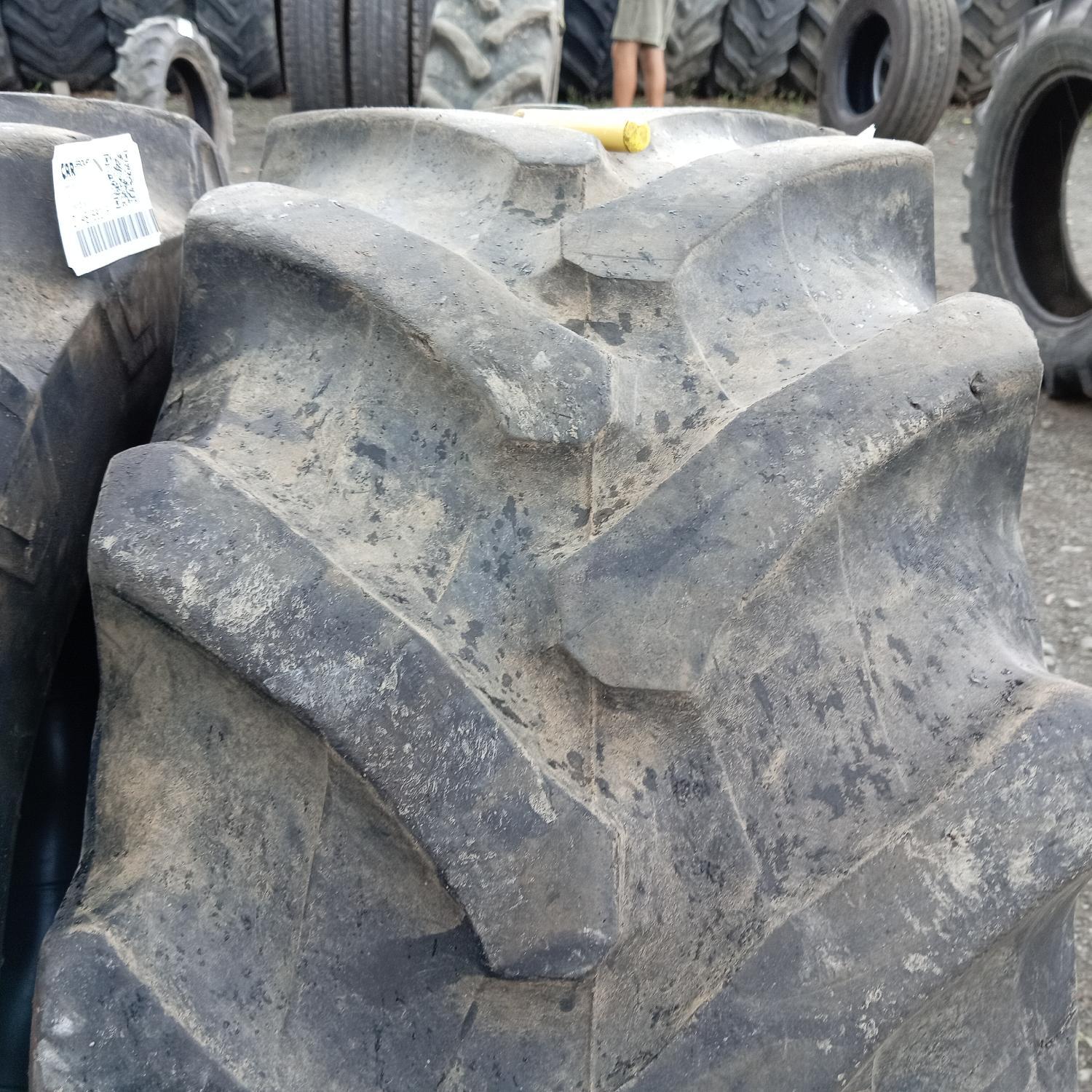  Cauciucuri 360/70R20  Pirelli