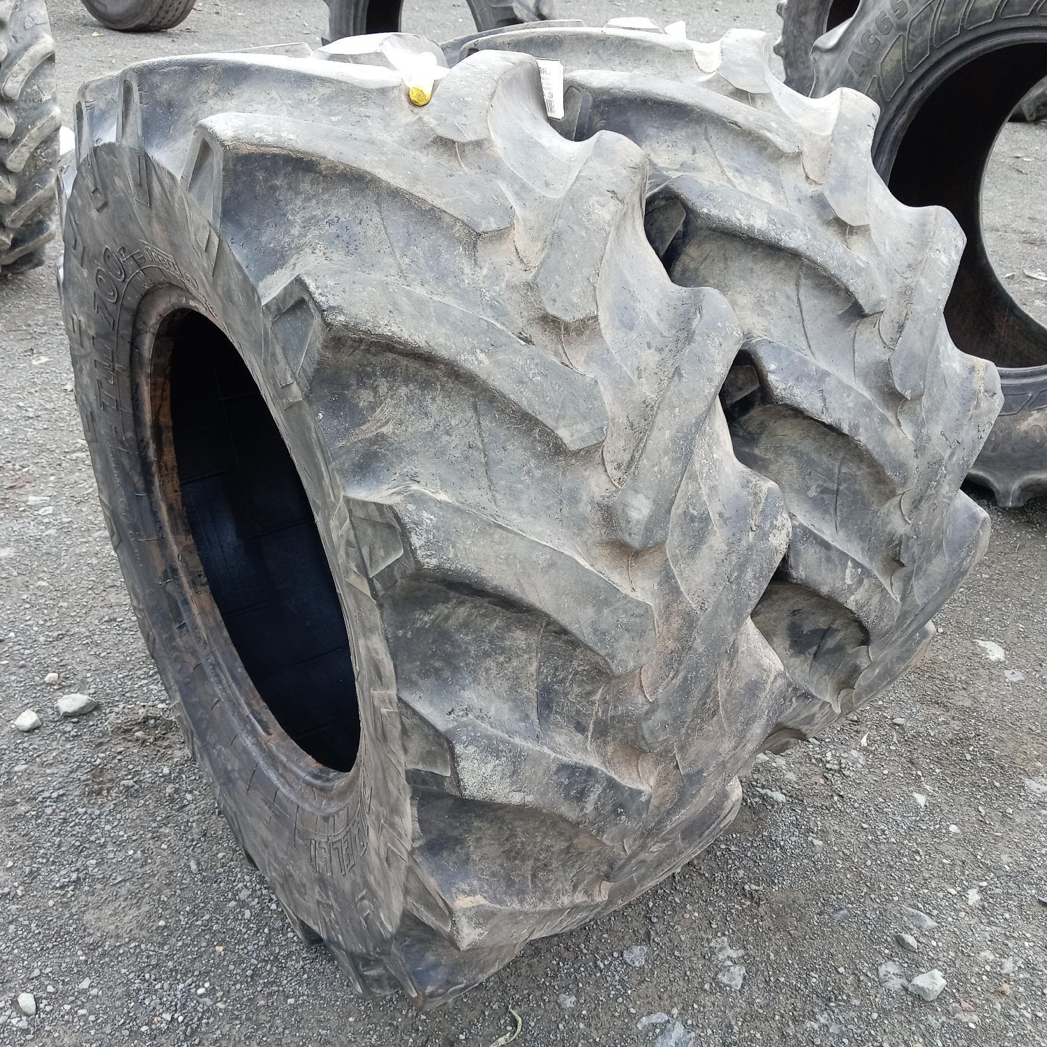  Cauciucuri 360/70R20  Pirelli