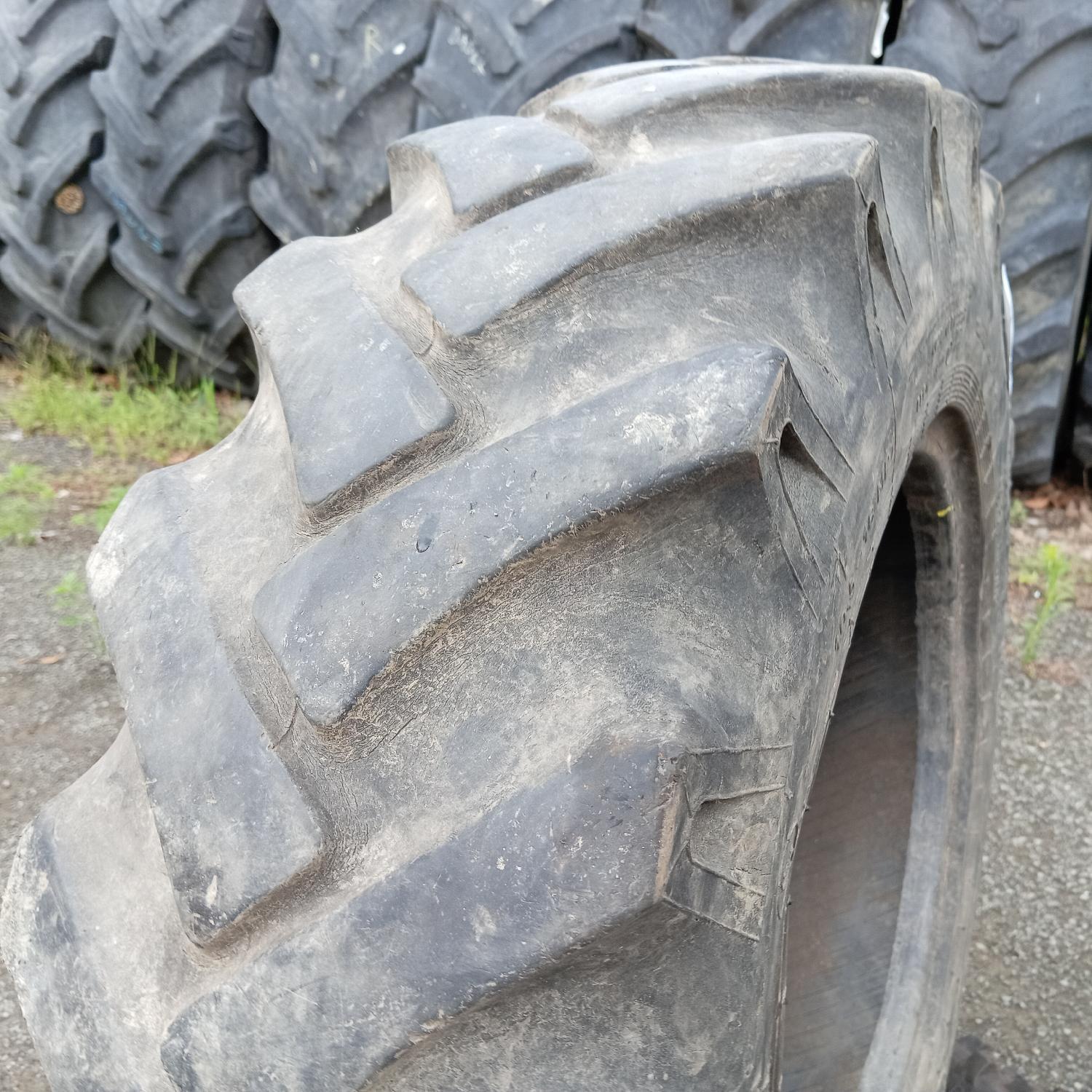  Cauciucuri 10.5-18 (10.5/80R18) Semperit