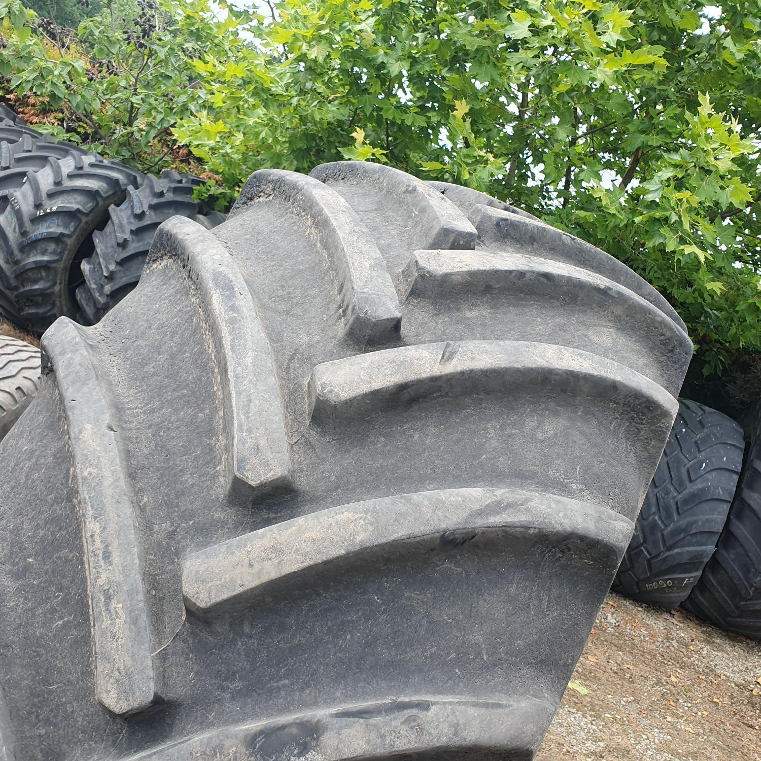  Cauciucuri 900/60R32 Mitas