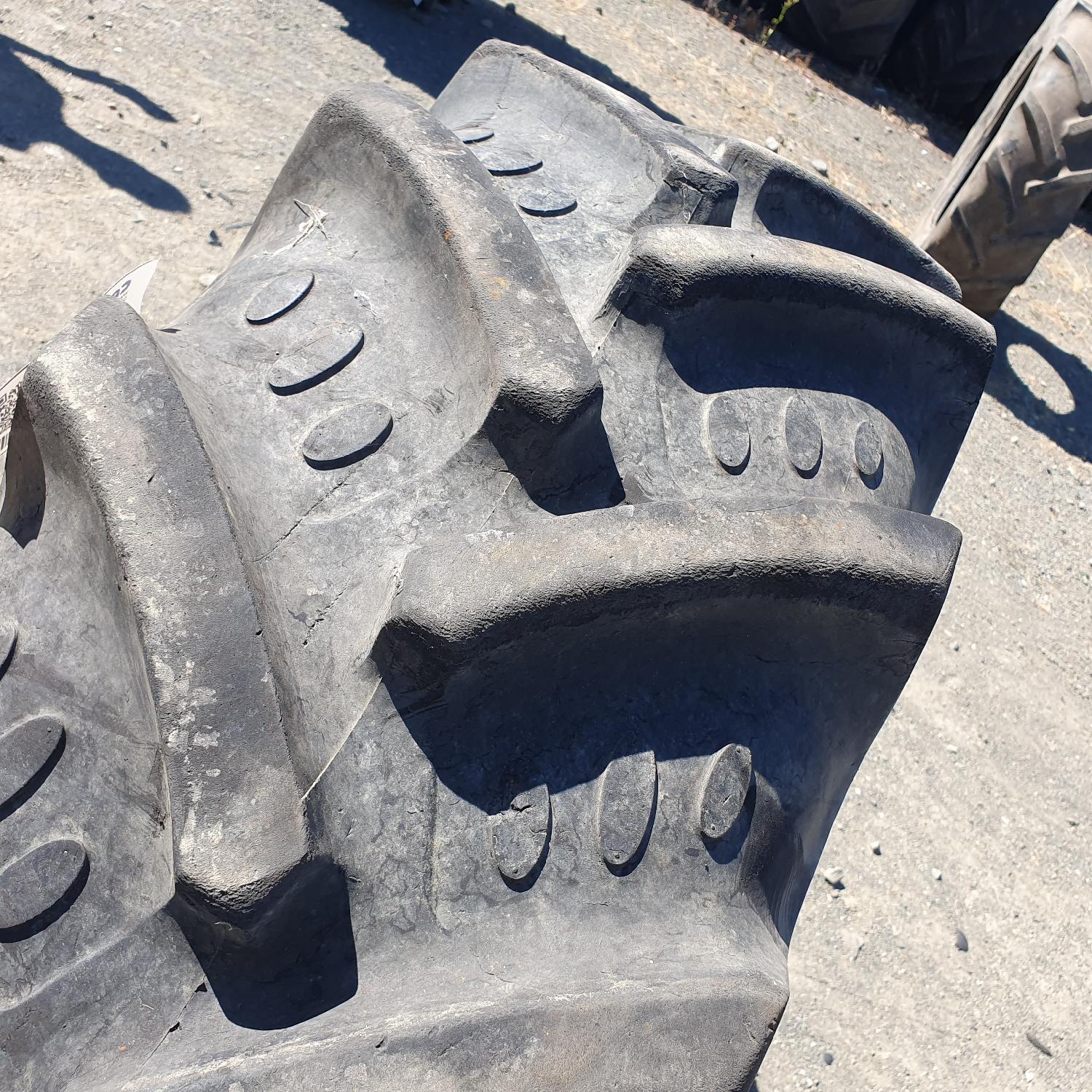  Cauciucuri 340/85R24 Bkt