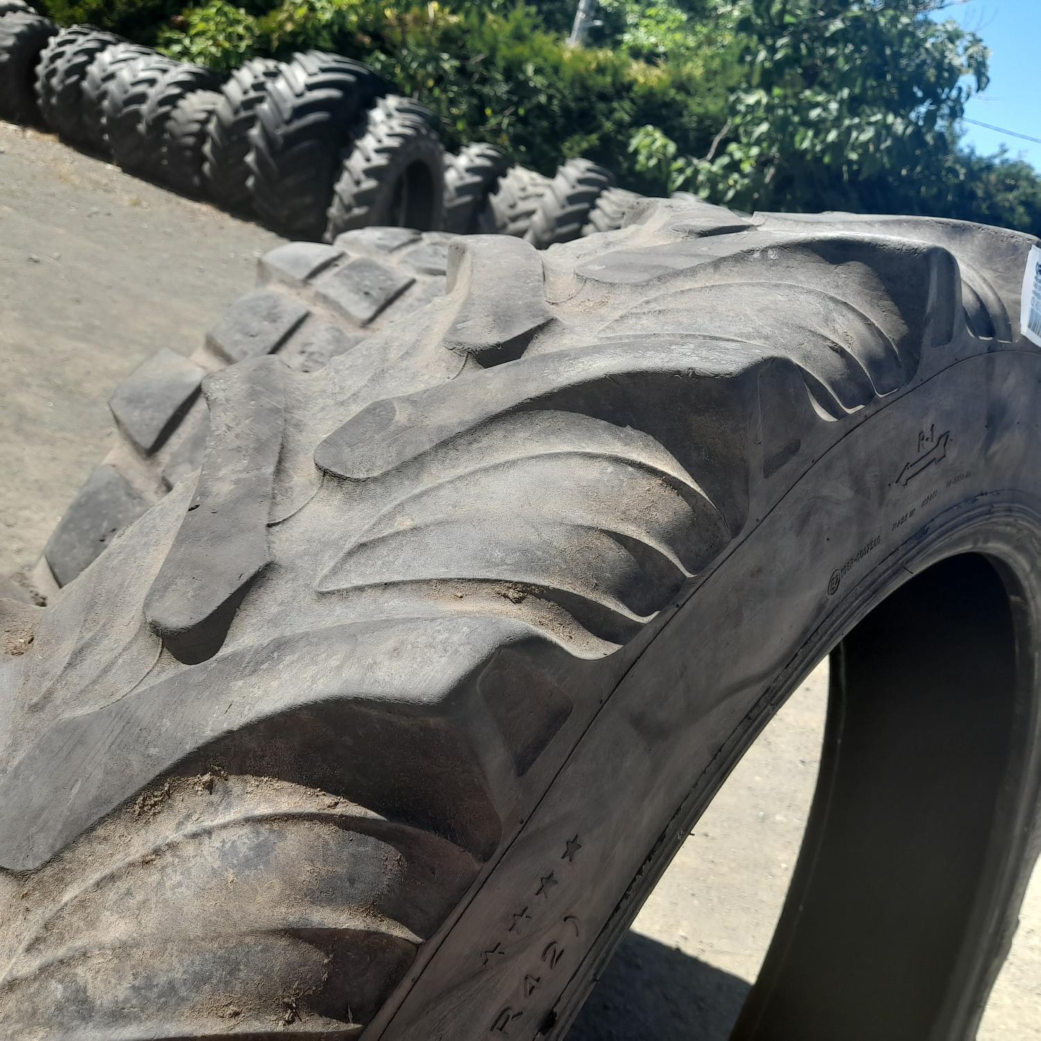  Cauciucuri 270/95R42 Taurus