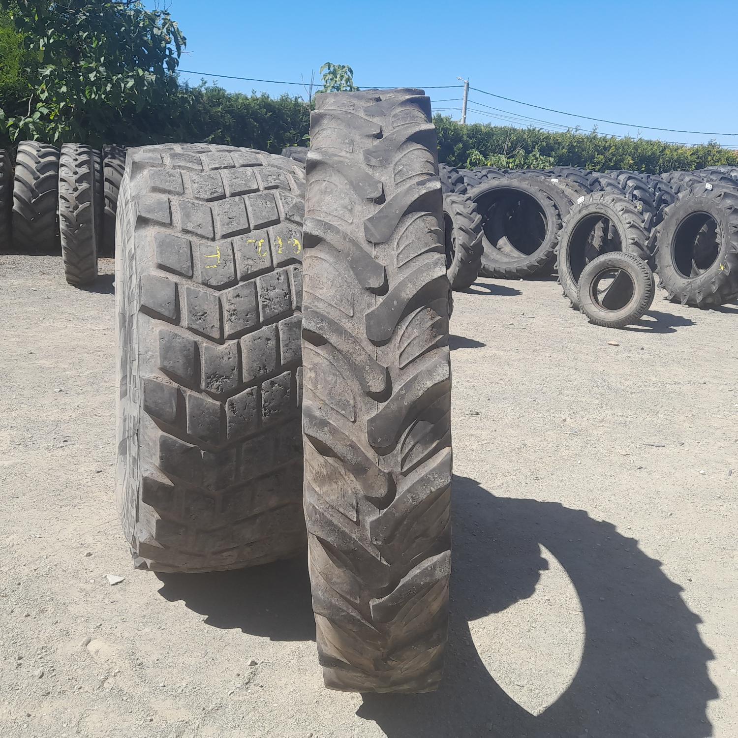 Cauciucuri 270/95R42 Taurus