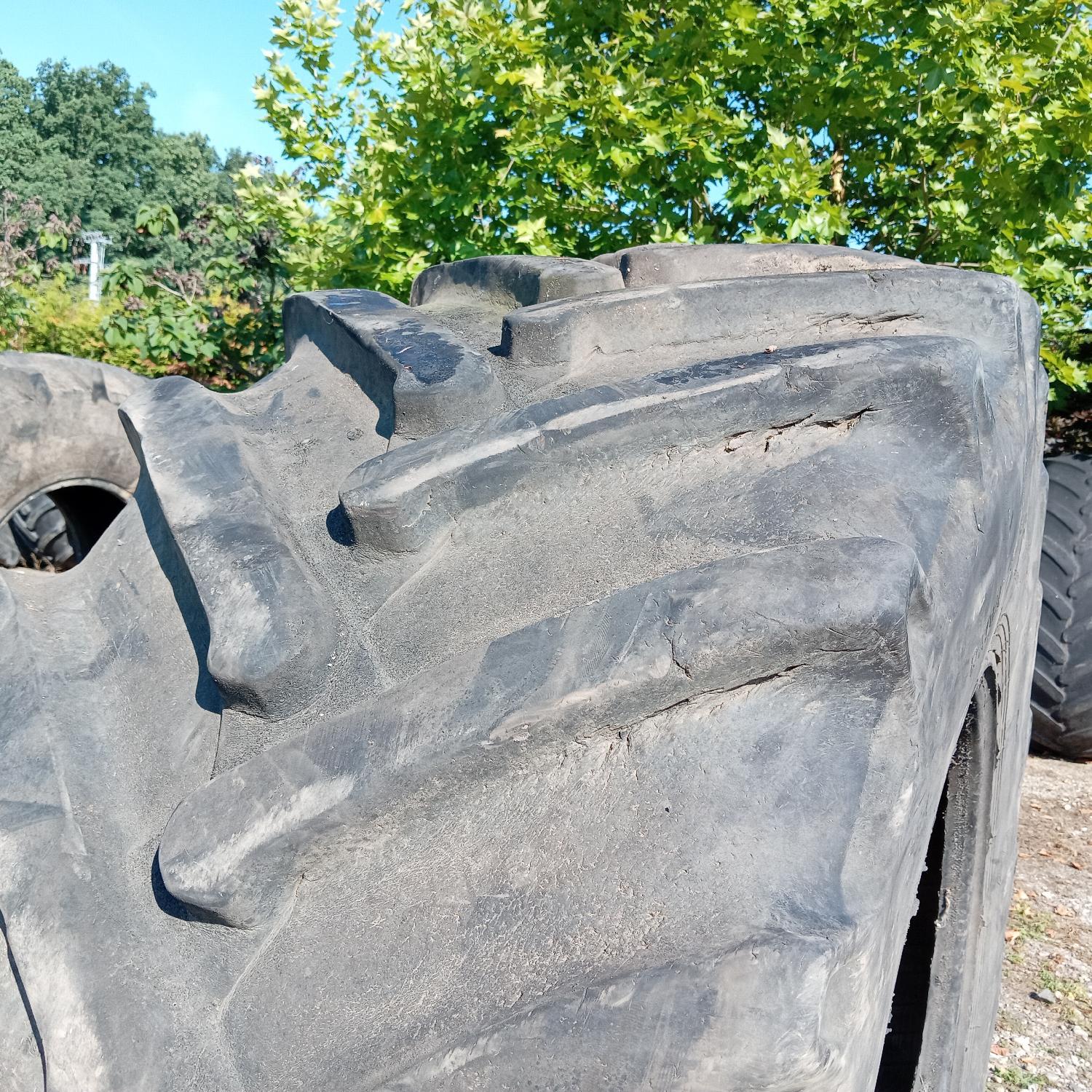  Cauciucuri 30.5R32  Dneproshina