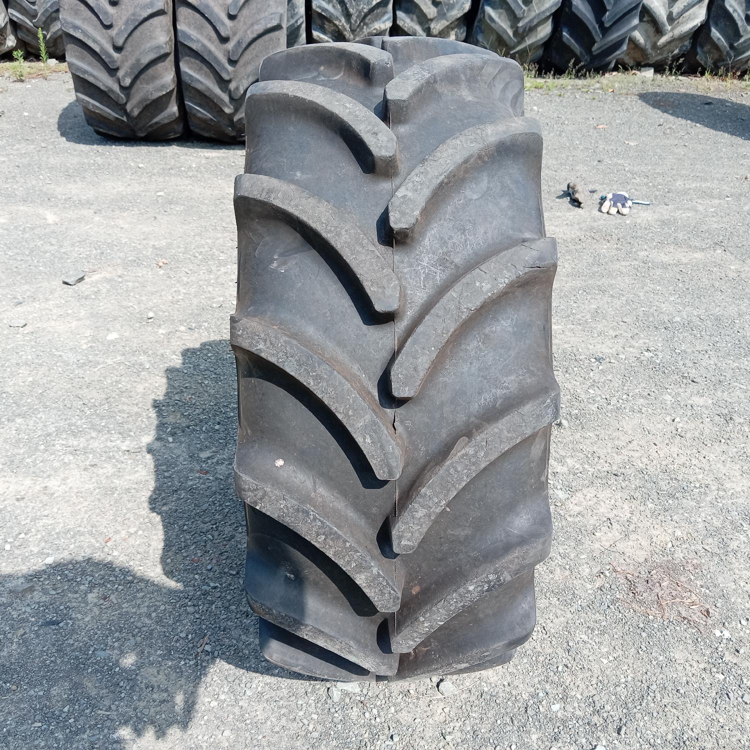  Cauciucuri 320/65R16  Vredestein