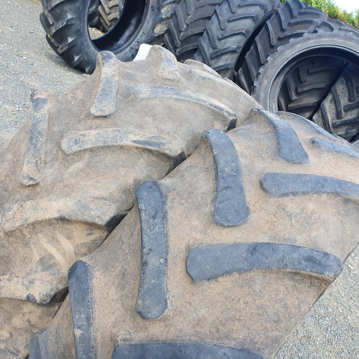  Cauciucuri 320/70R20 Continental