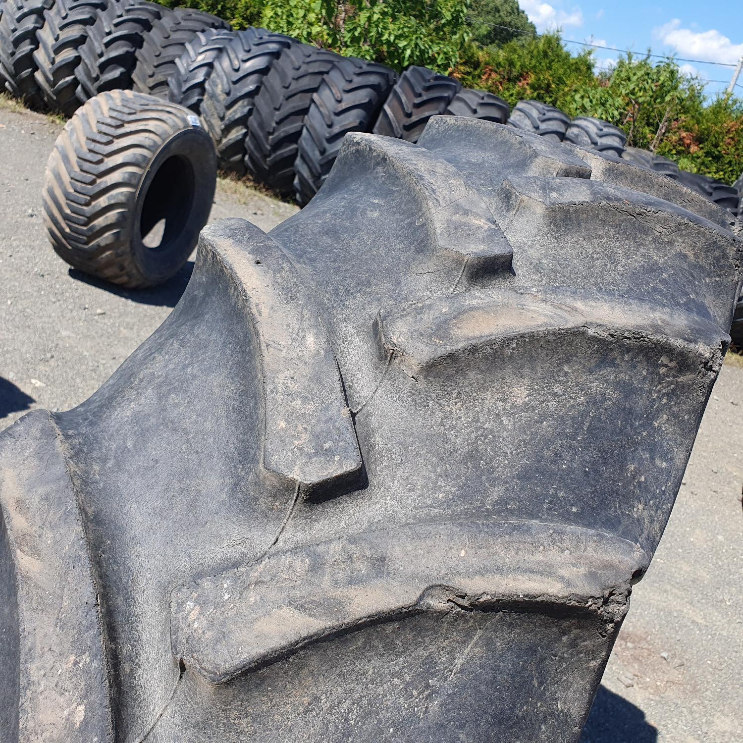  Cauciucuri 340/85R38 Continental